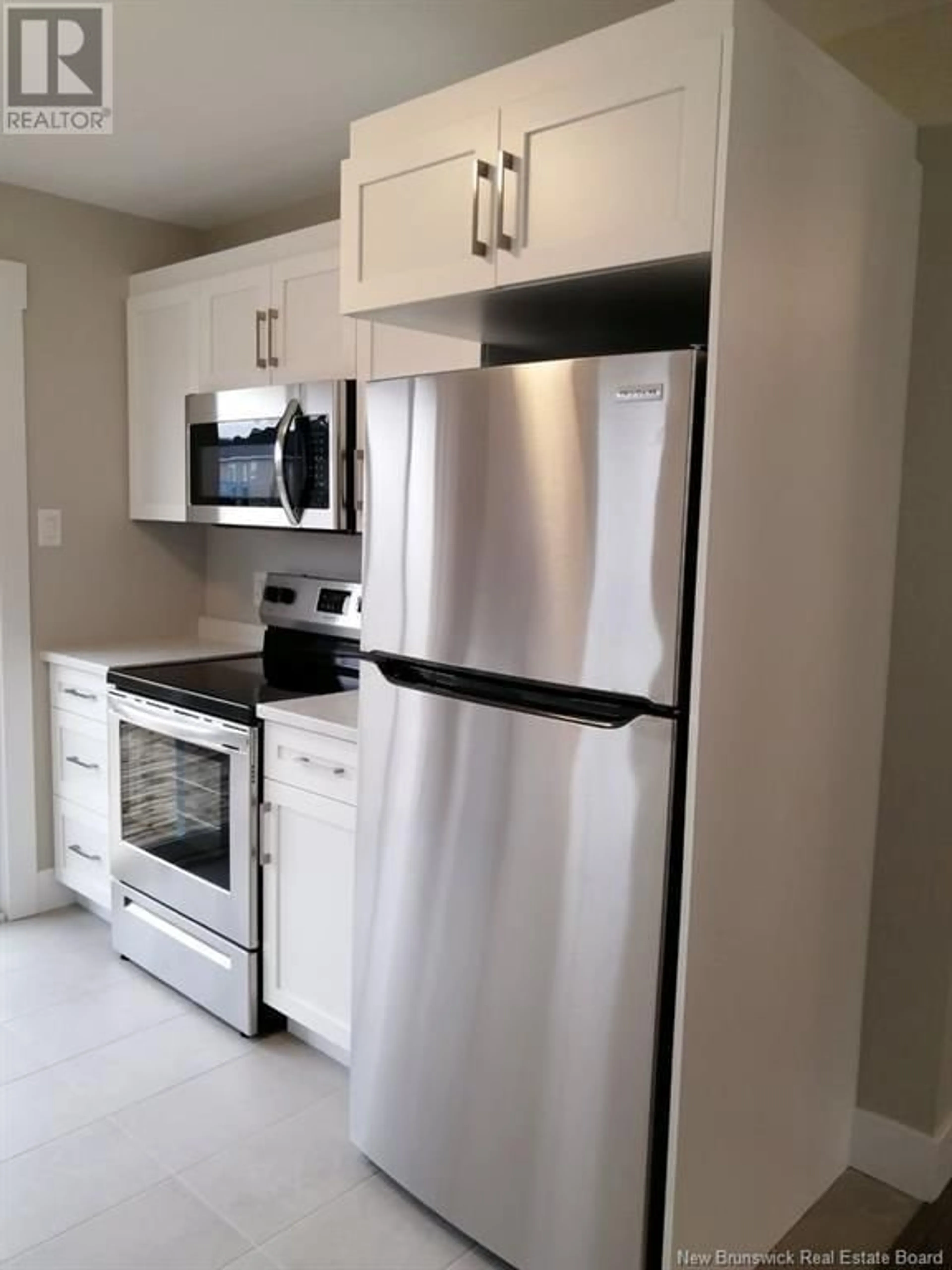 Standard kitchen, unknown for 44 Macintosh Boulevard, Moncton New Brunswick E1K0A1