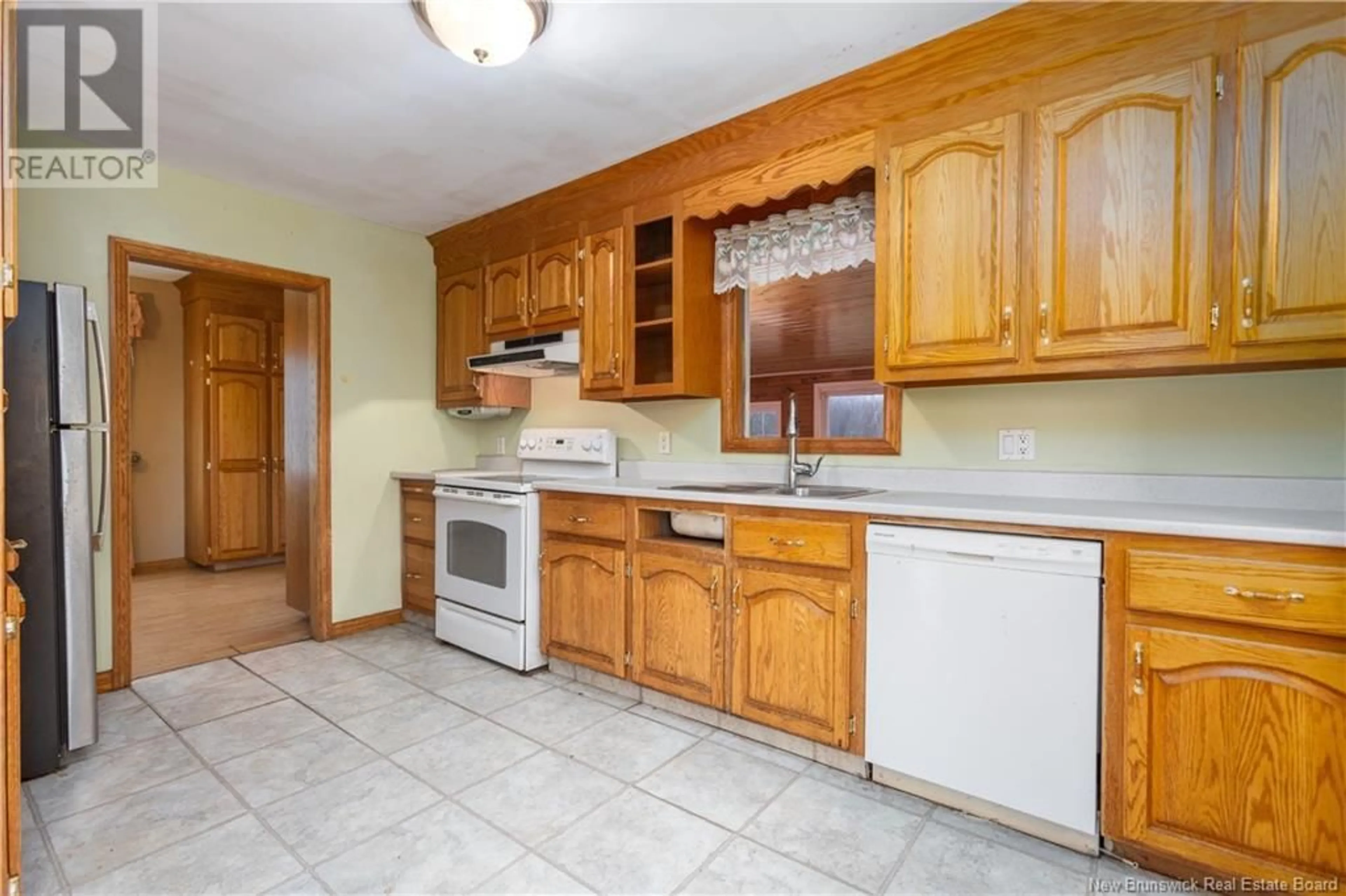 Standard kitchen, ceramic/tile floor for 613 Royal, Memramcook New Brunswick E4K1W9