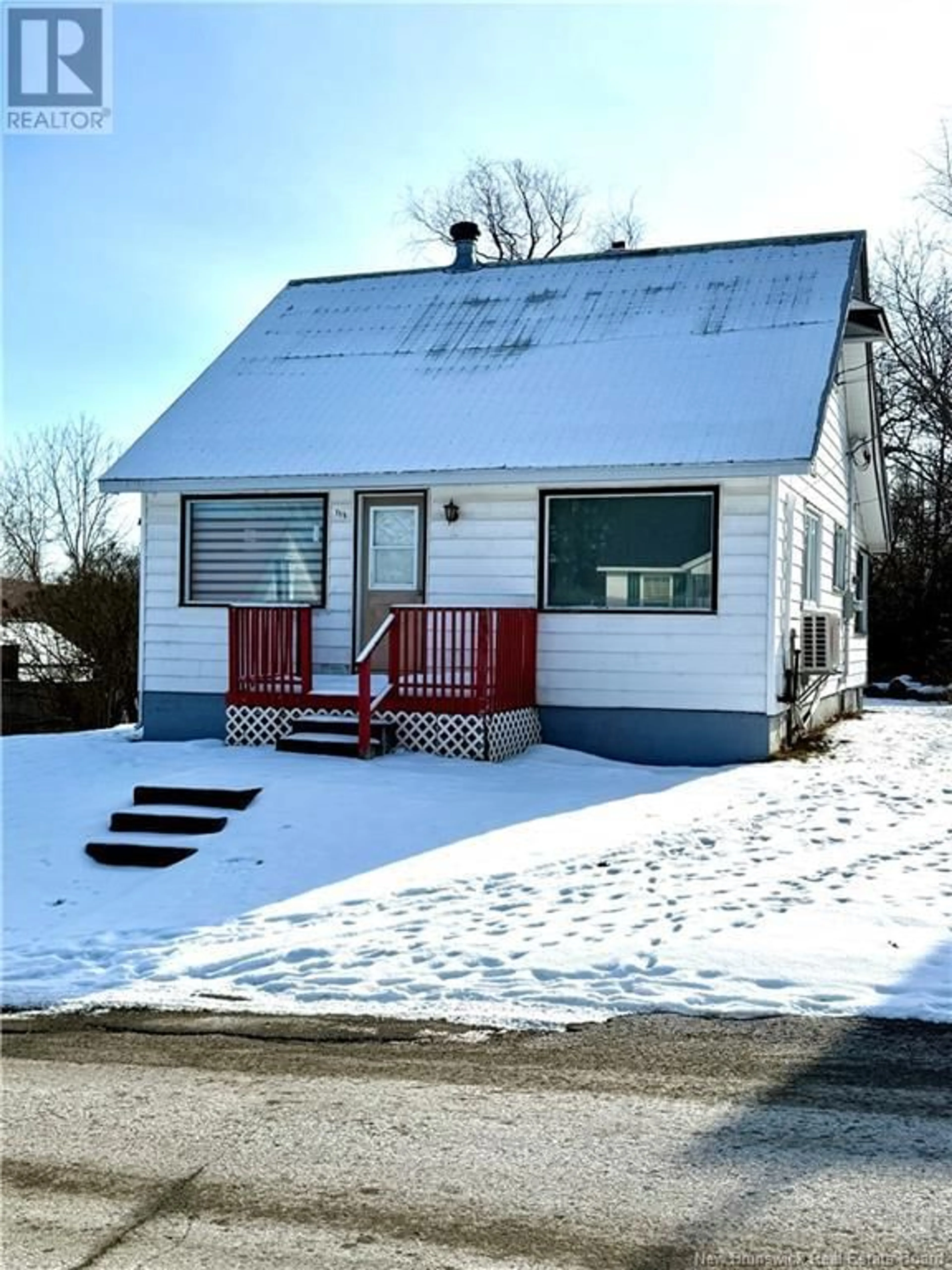 Home with vinyl exterior material, street for 113 Cambridge Street, Woodstock New Brunswick E7M1E1