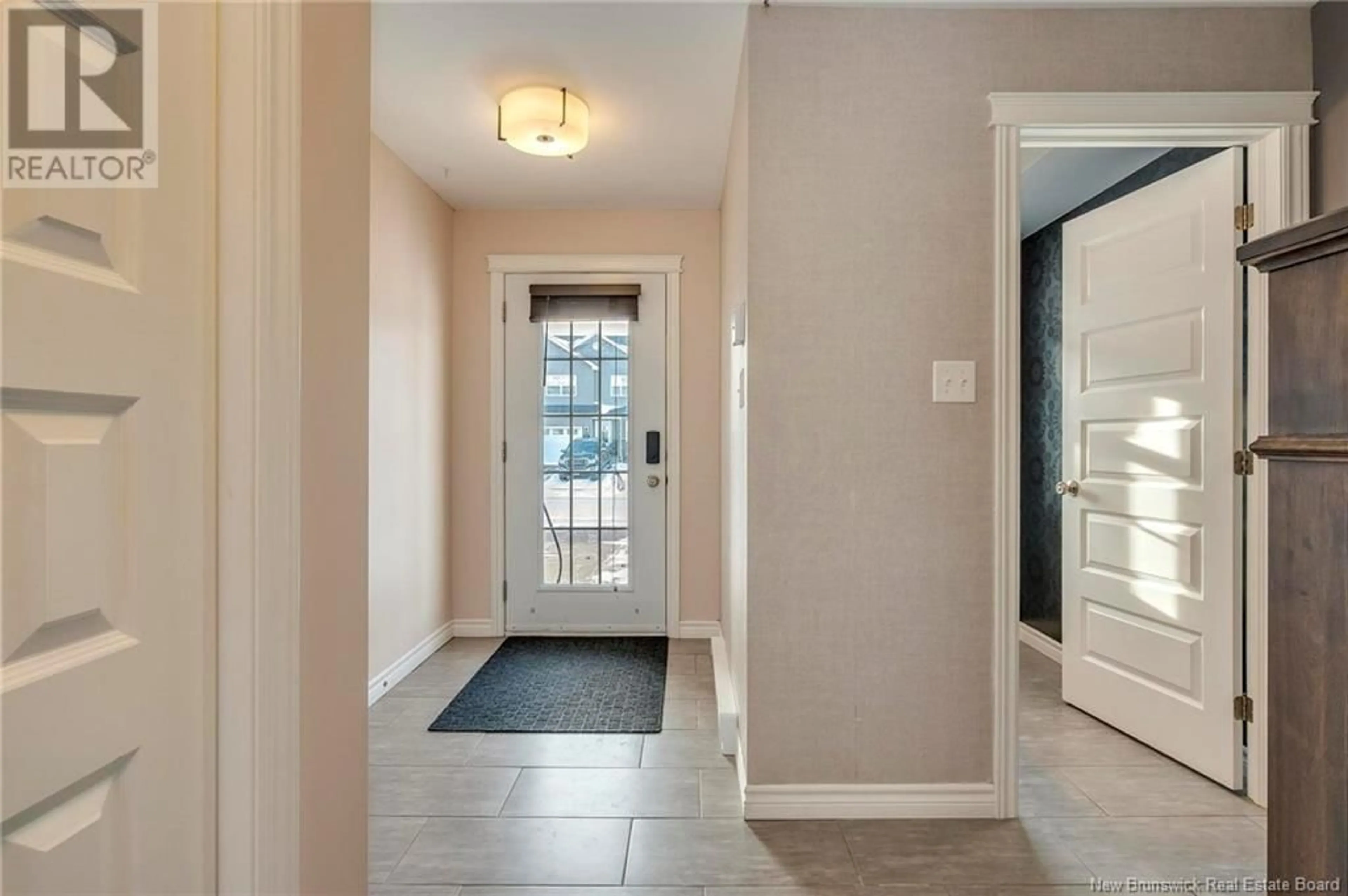 Indoor entryway for 343 Dolbeau Street, Dieppe New Brunswick E1A4H8