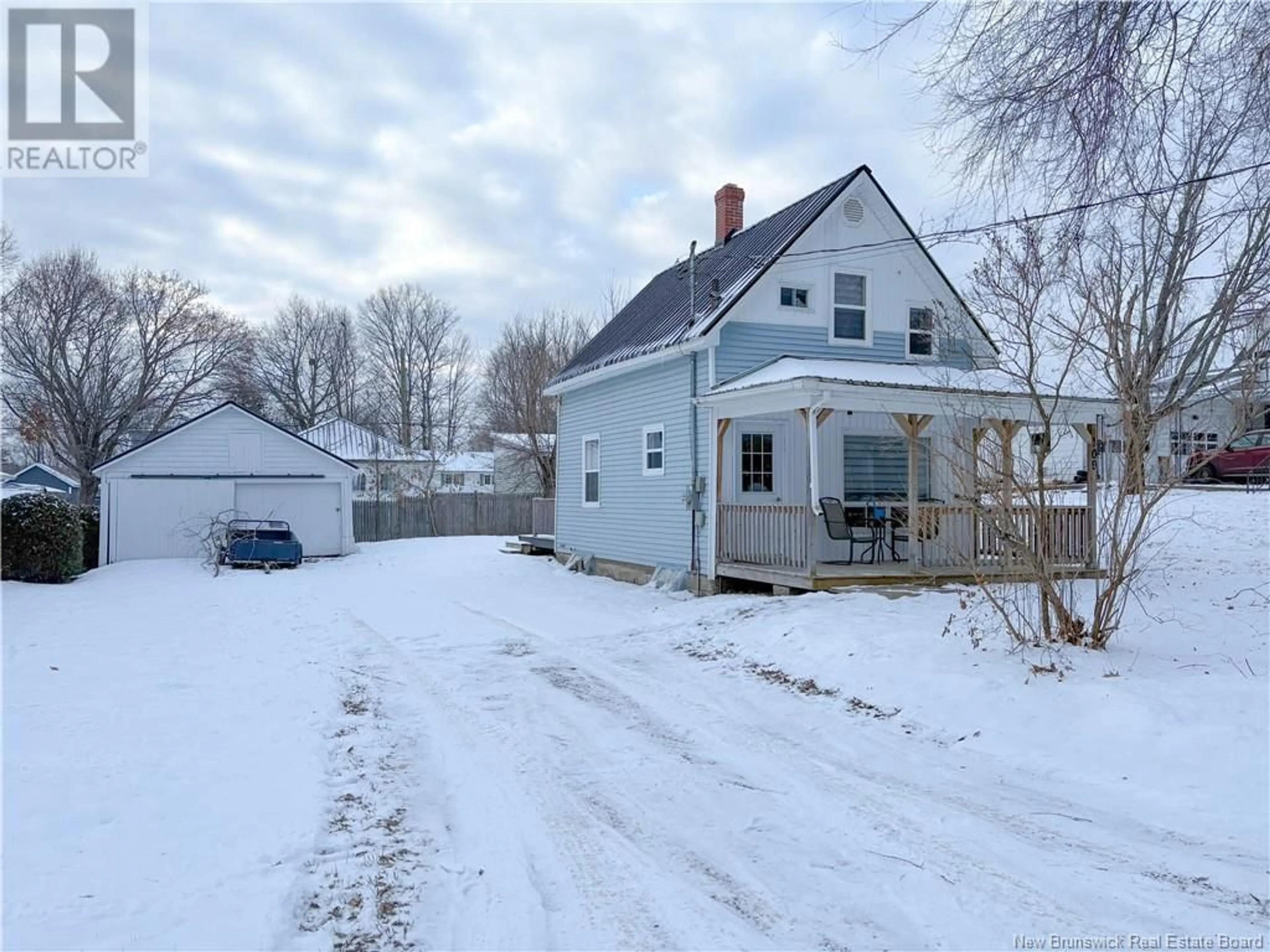 A pic from outside/outdoor area/front of a property/back of a property/a pic from drone, street for 109 St Andrews Street, Woodstock New Brunswick E7M2S6