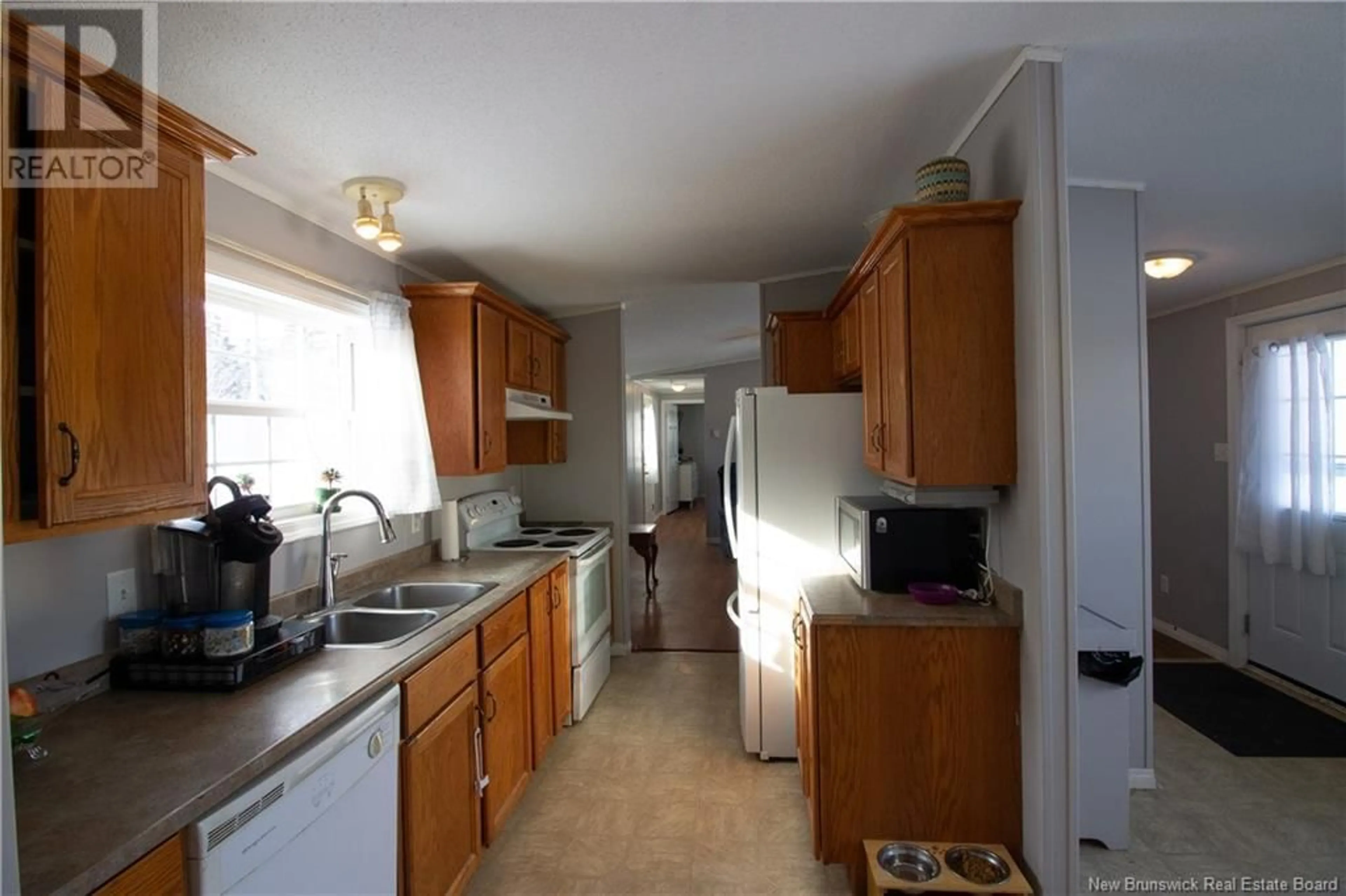 Standard kitchen, unknown for 114 Elm Lane, Quispamsis New Brunswick E2G1T4