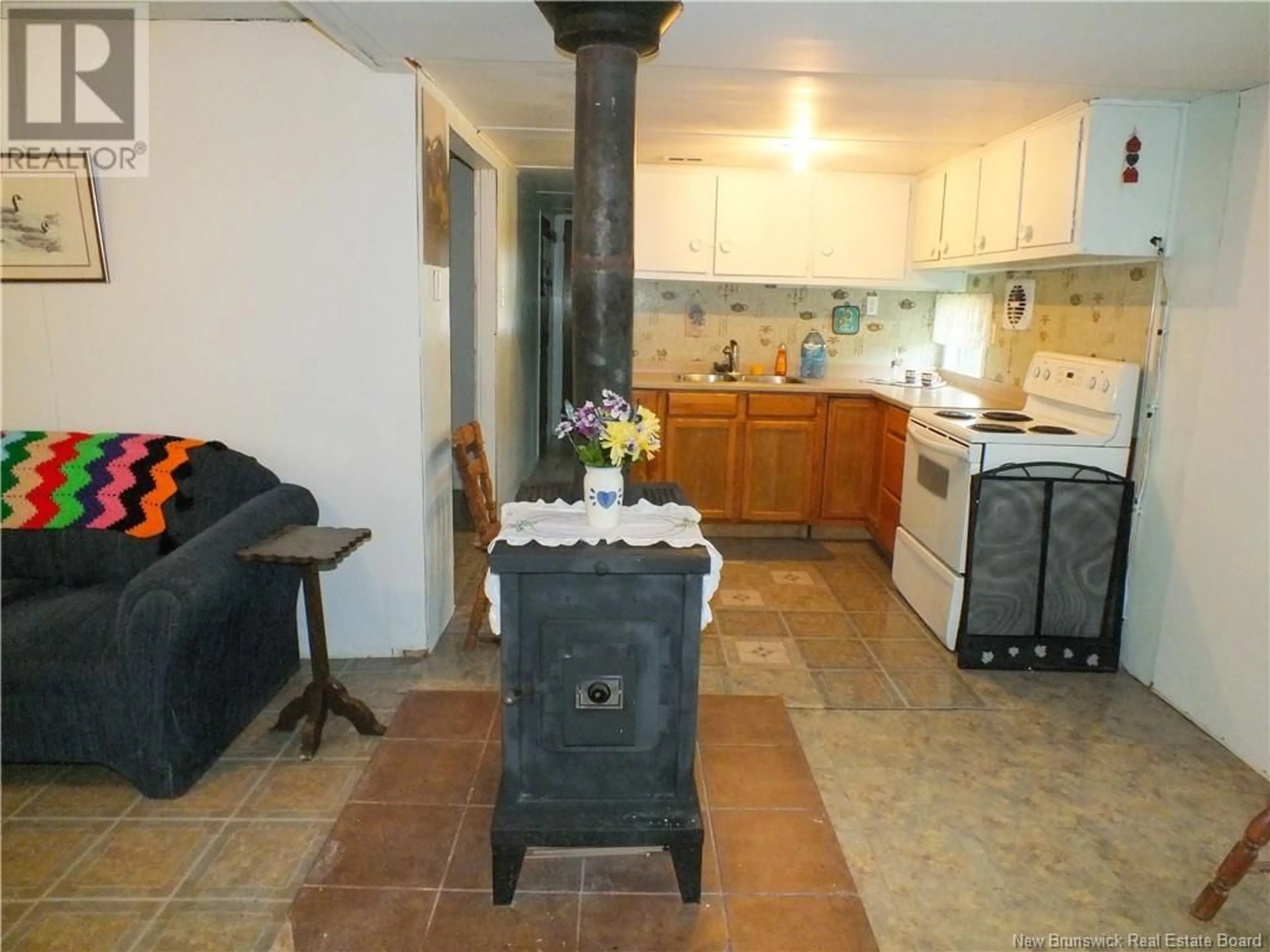 Standard kitchen, ceramic/tile floor for 532 Sharps Mountain Road, Newburg New Brunswick E7N1Y2