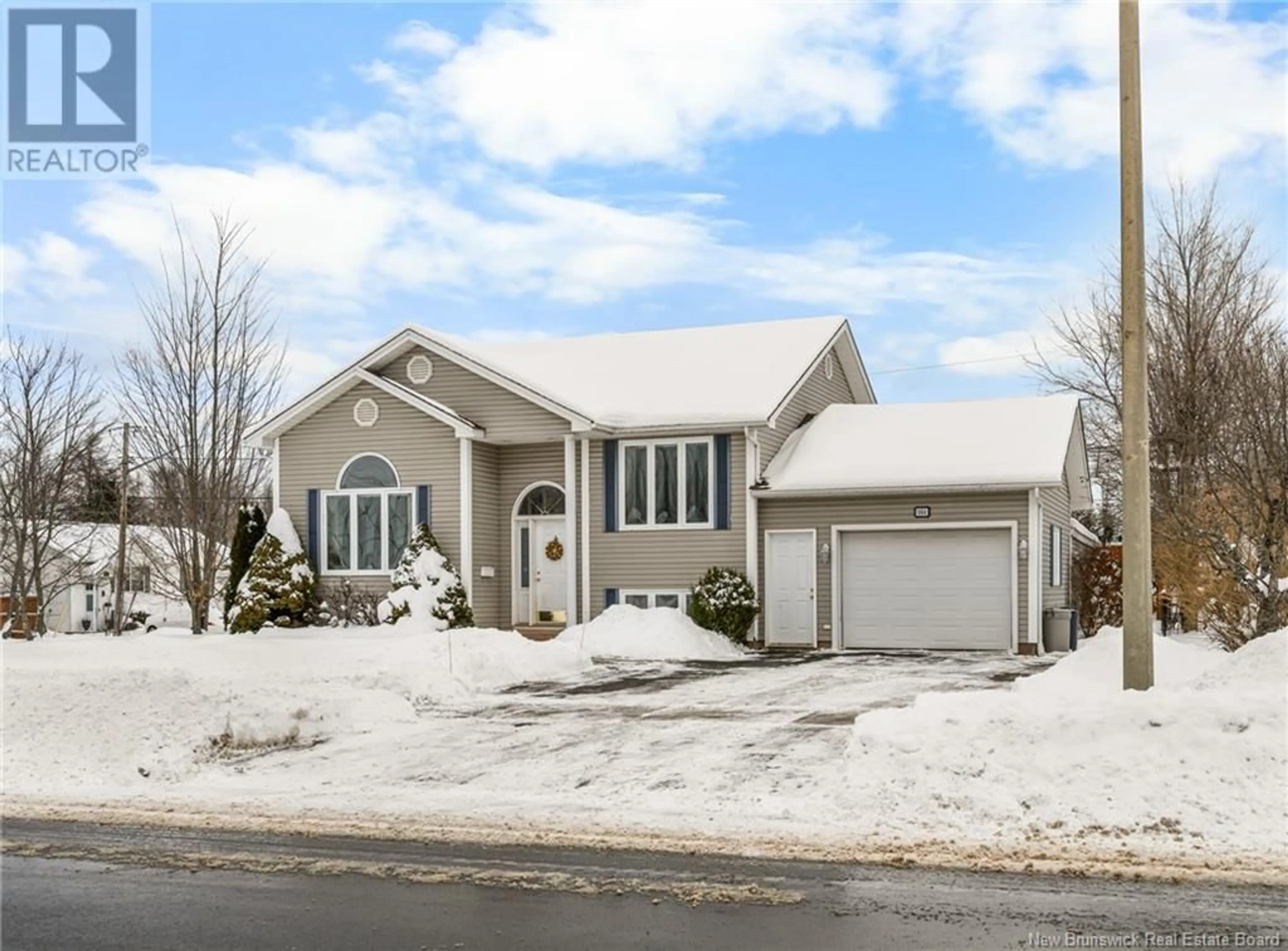 Home with vinyl exterior material, street for 164 Sunshine Drive, Moncton New Brunswick E1G2C8