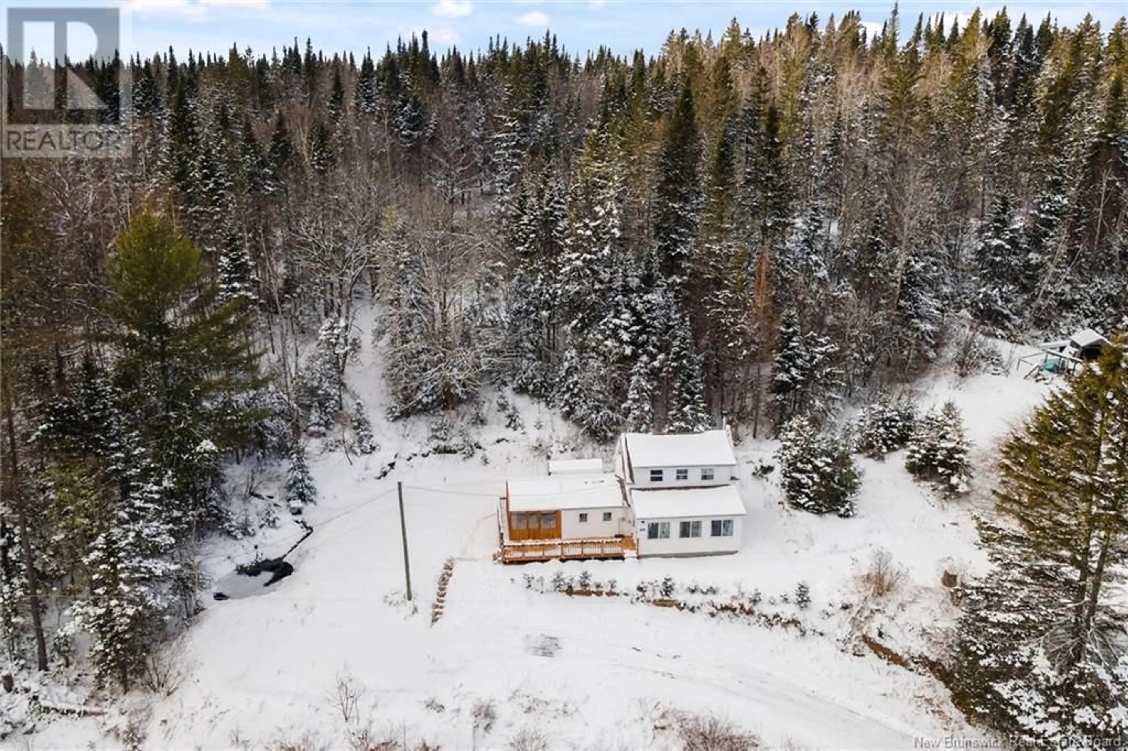 A pic from outside/outdoor area/front of a property/back of a property/a pic from drone, unknown for 136 Nashwaak West Road, Nashwaak Bridge New Brunswick E6C2A6