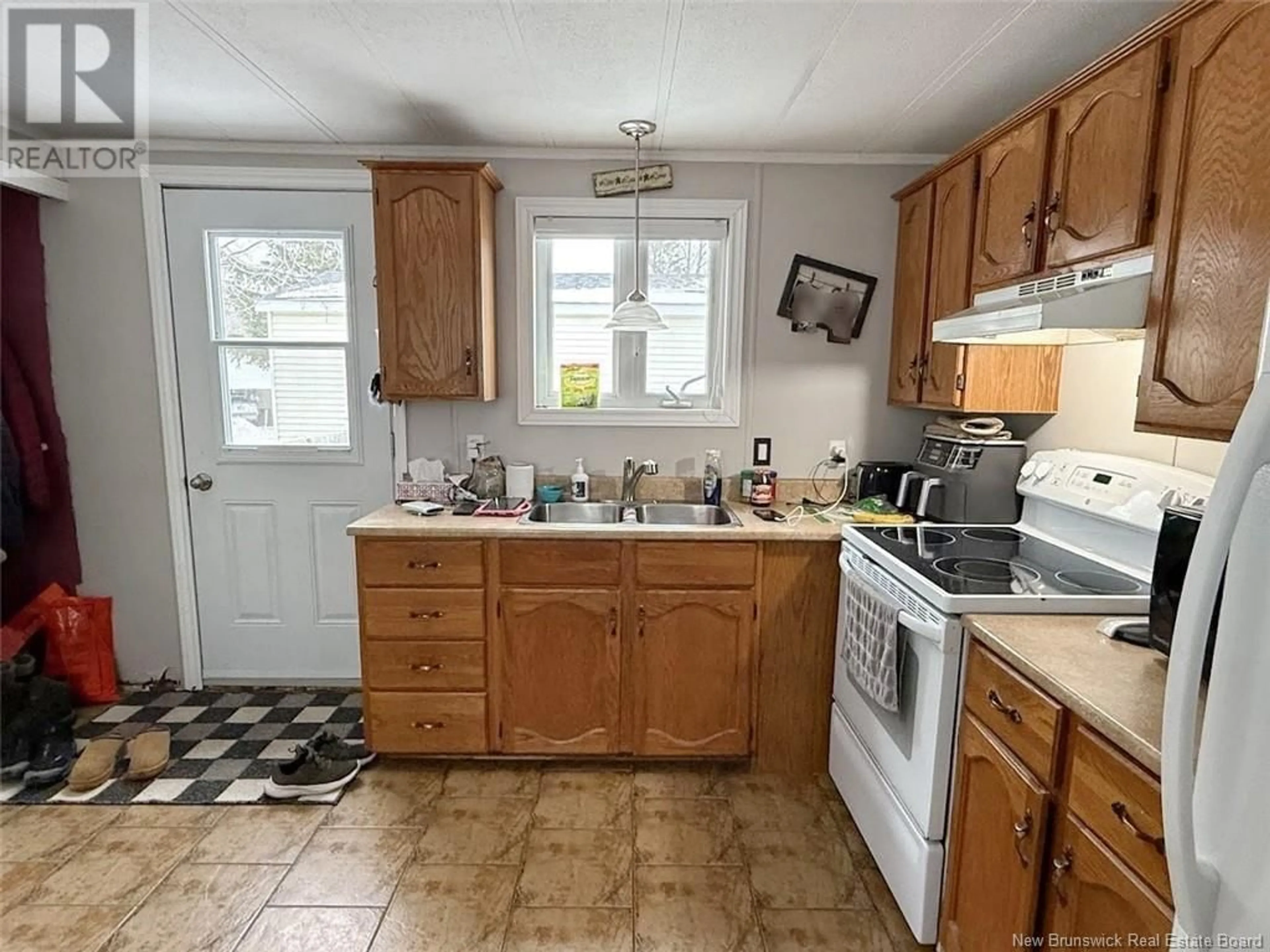 Standard kitchen, unknown for 29 Parc P'tiso Street, Edmundston New Brunswick E3V3X7