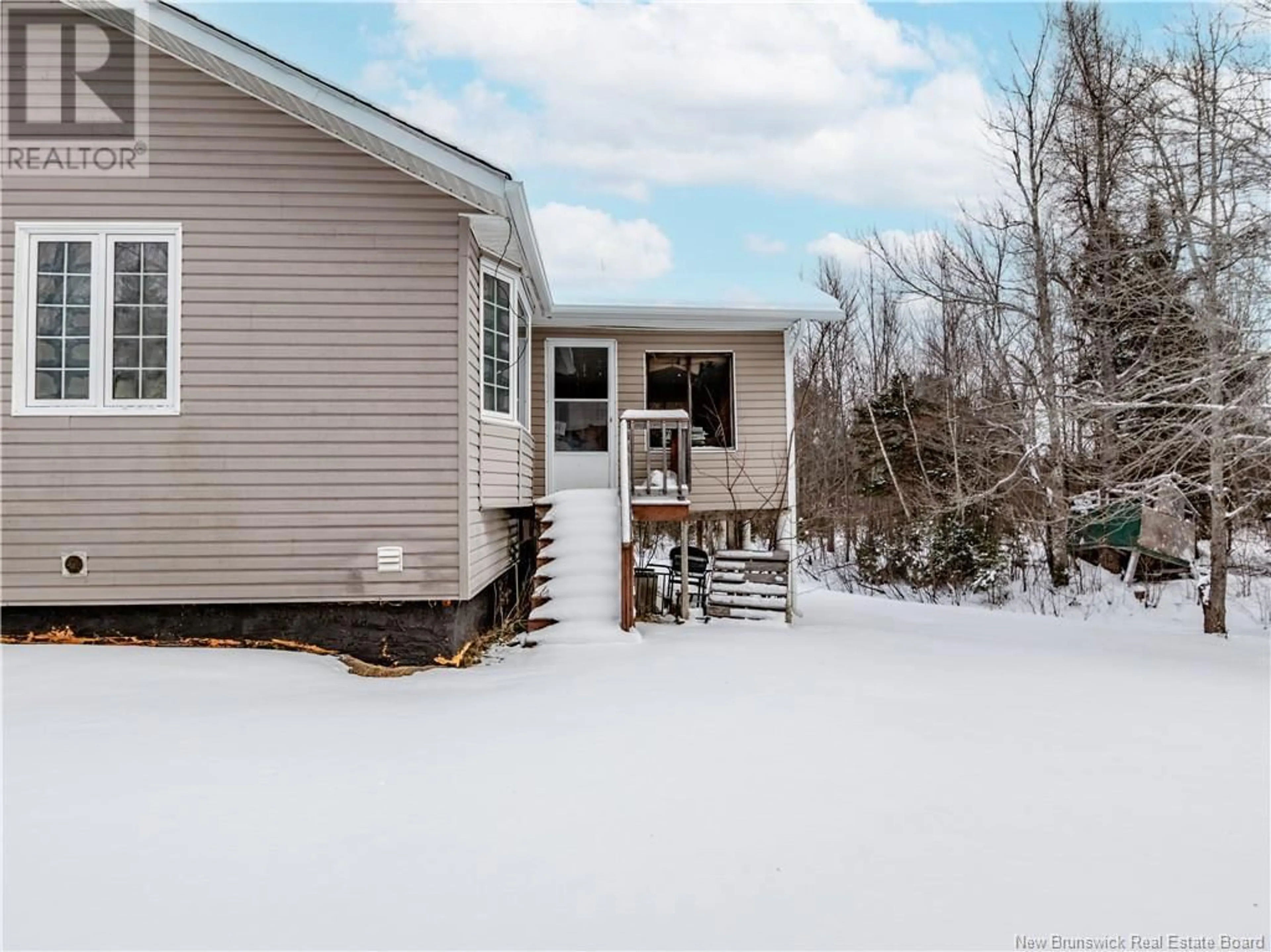 Home with vinyl exterior material, unknown for 41 Comeau, Saint-Louis-De-Kent New Brunswick E4X1R3