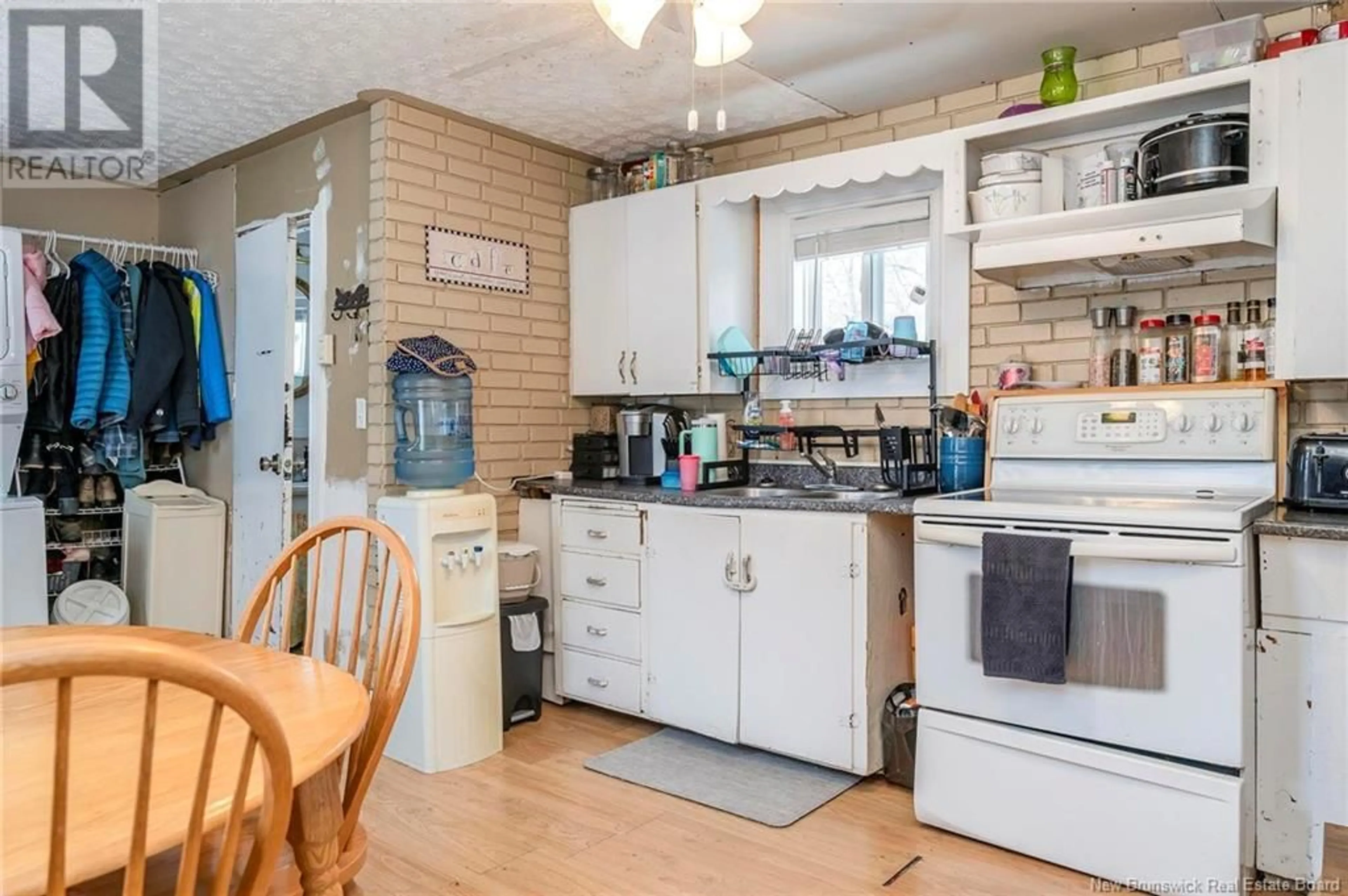 Standard kitchen, unknown for 96 City Line, Saint John New Brunswick E2M1L1