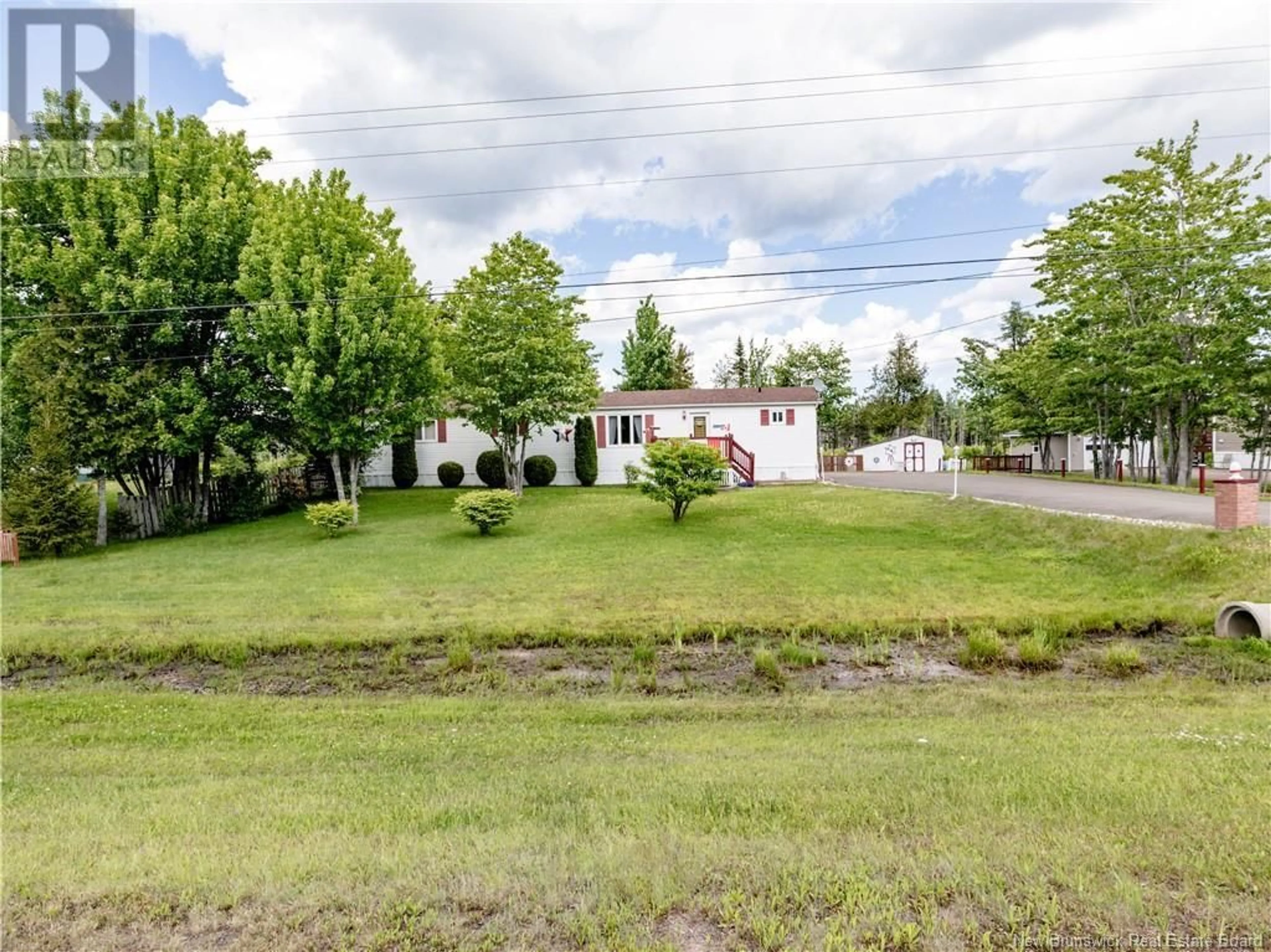 A pic from outside/outdoor area/front of a property/back of a property/a pic from drone, unknown for 10735 PRINCIPALE, Saint-Louis-De-Kent New Brunswick E4X1G4