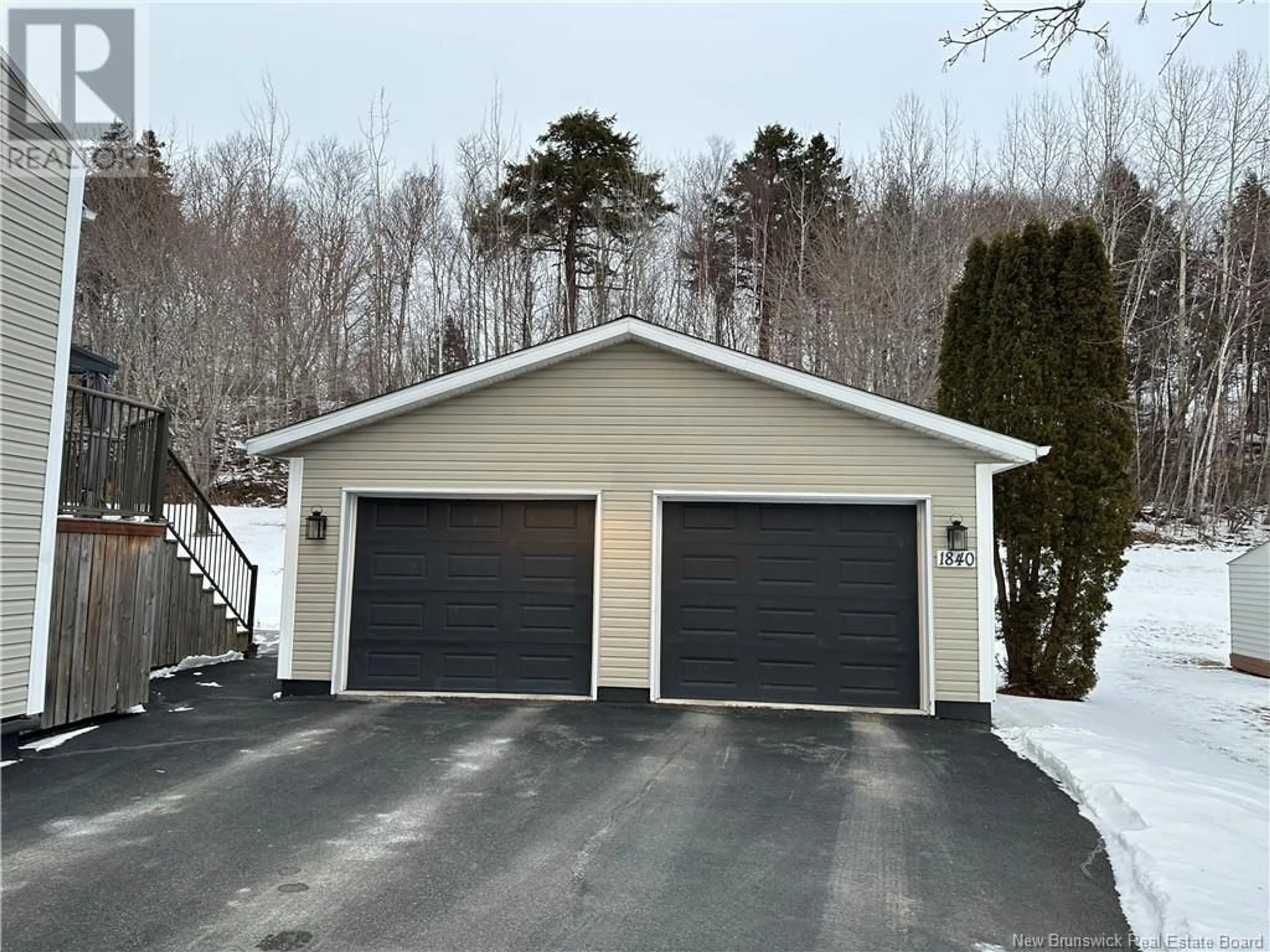 Indoor garage for 1840 Gowan Brae, Bathurst New Brunswick E2A4X5