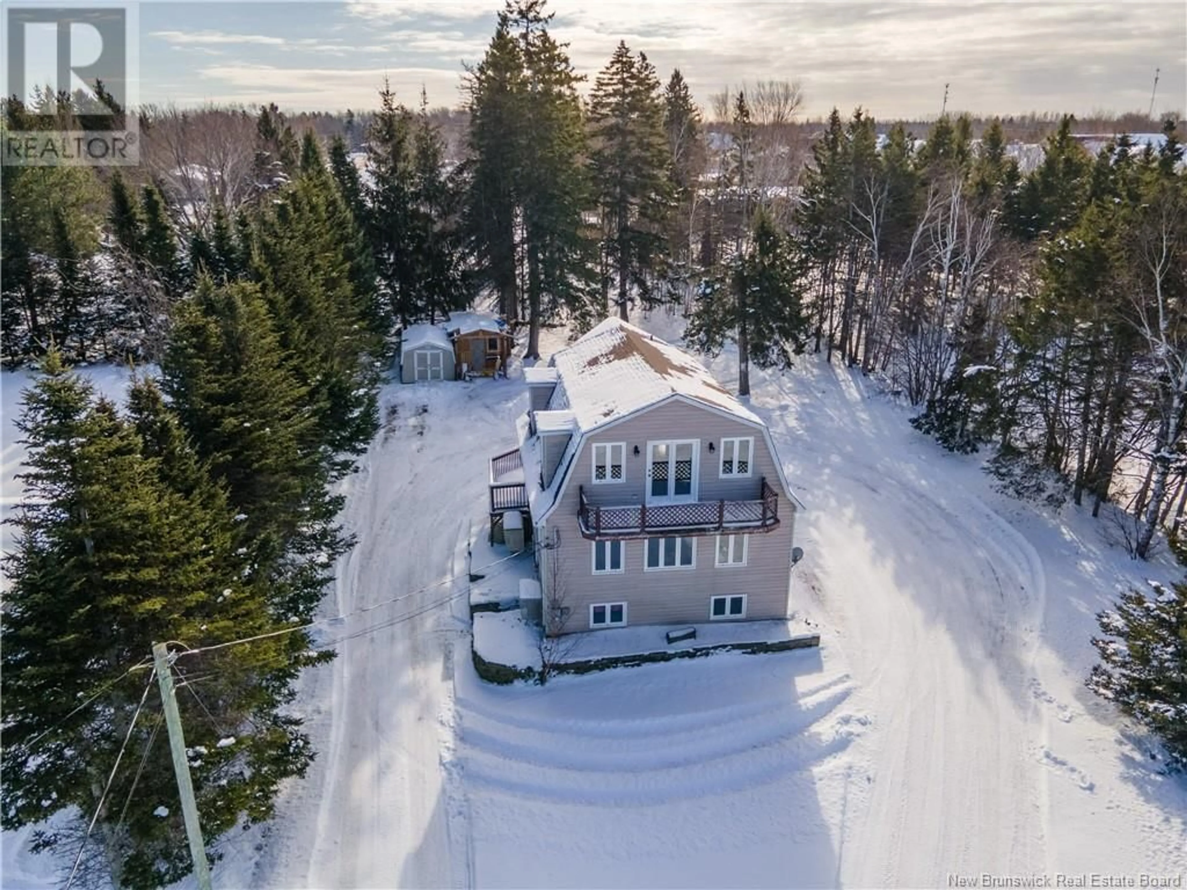 A pic from outside/outdoor area/front of a property/back of a property/a pic from drone, street for 465 Main Street, Shediac New Brunswick E4P2C2