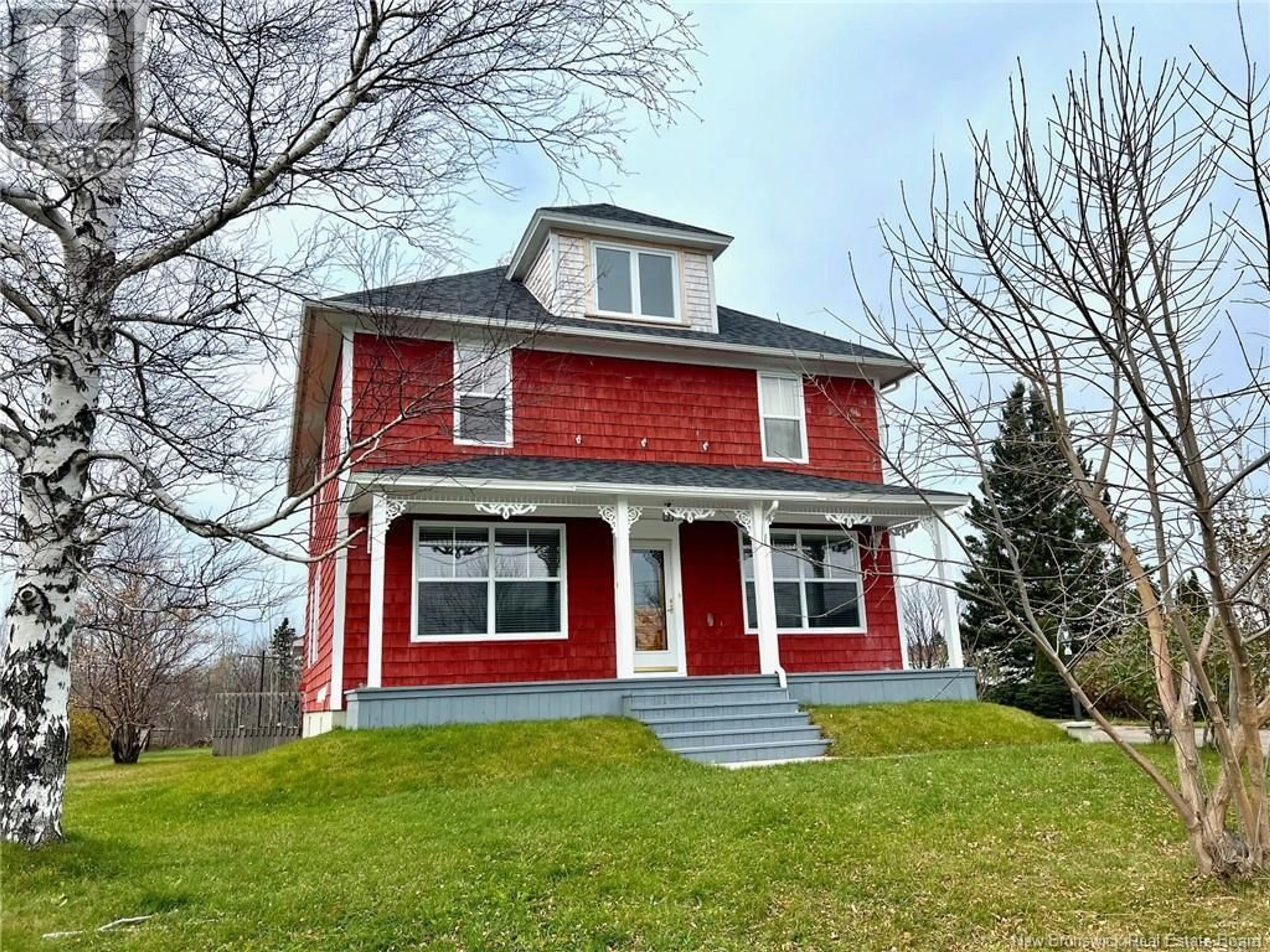 Home with vinyl exterior material, street for 110 rue des Champs, Lamèque New Brunswick E8T1E7