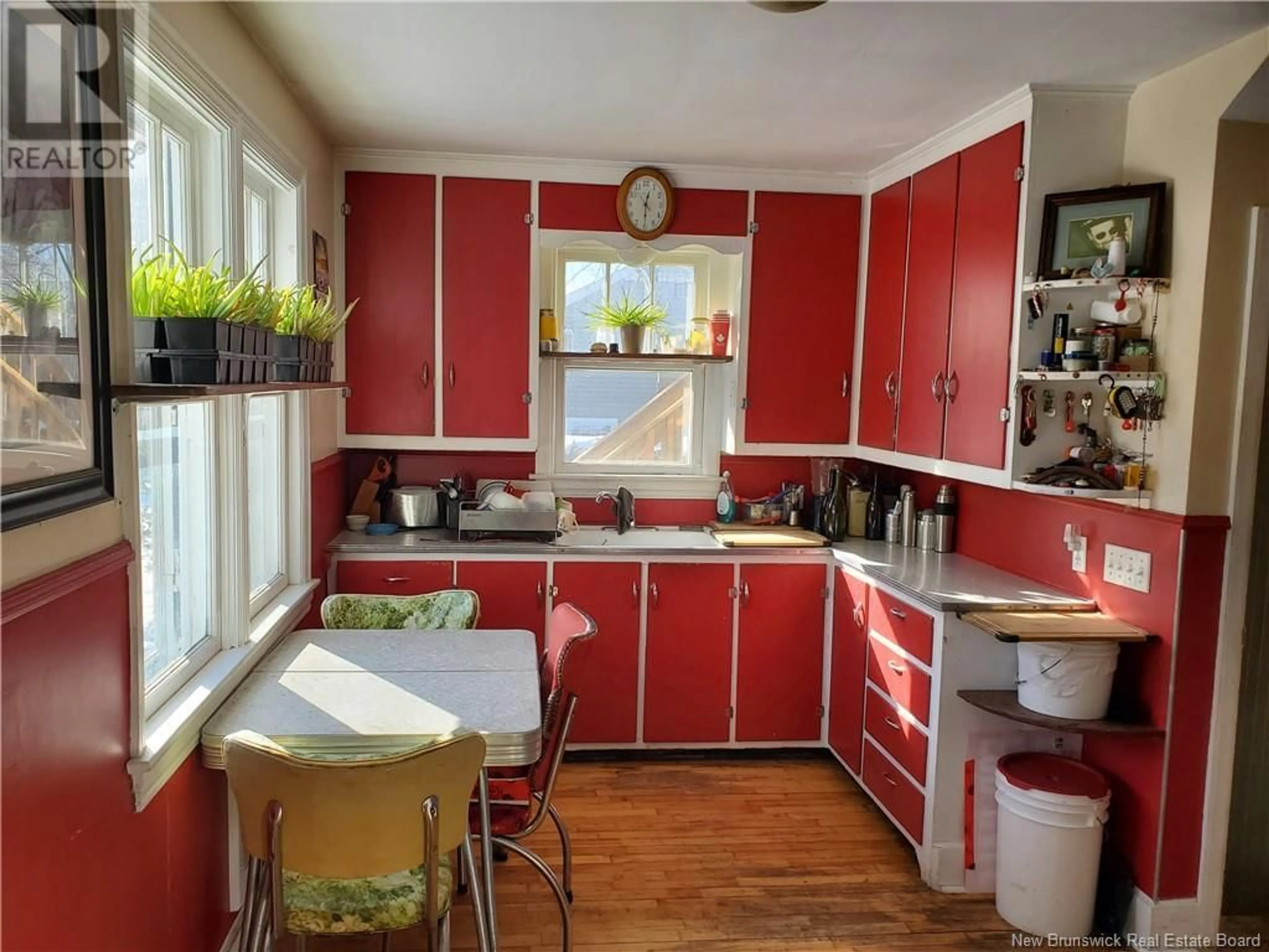 Standard kitchen, unknown for 35 Parr Street, Saint Andrews New Brunswick E5B1K2