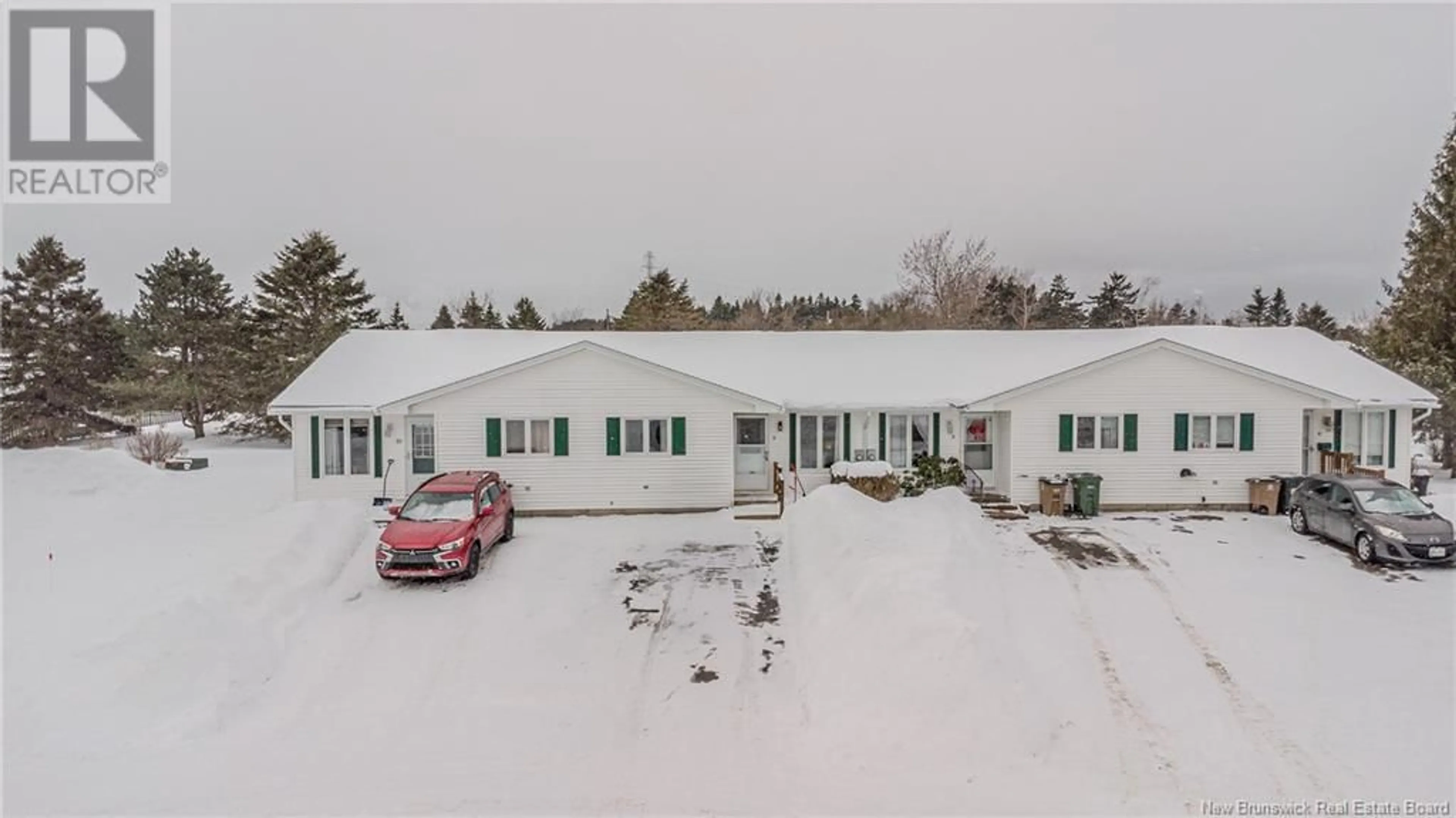 A pic from outside/outdoor area/front of a property/back of a property/a pic from drone, building for 8 Jillian Court, Saint John New Brunswick E2J4L9