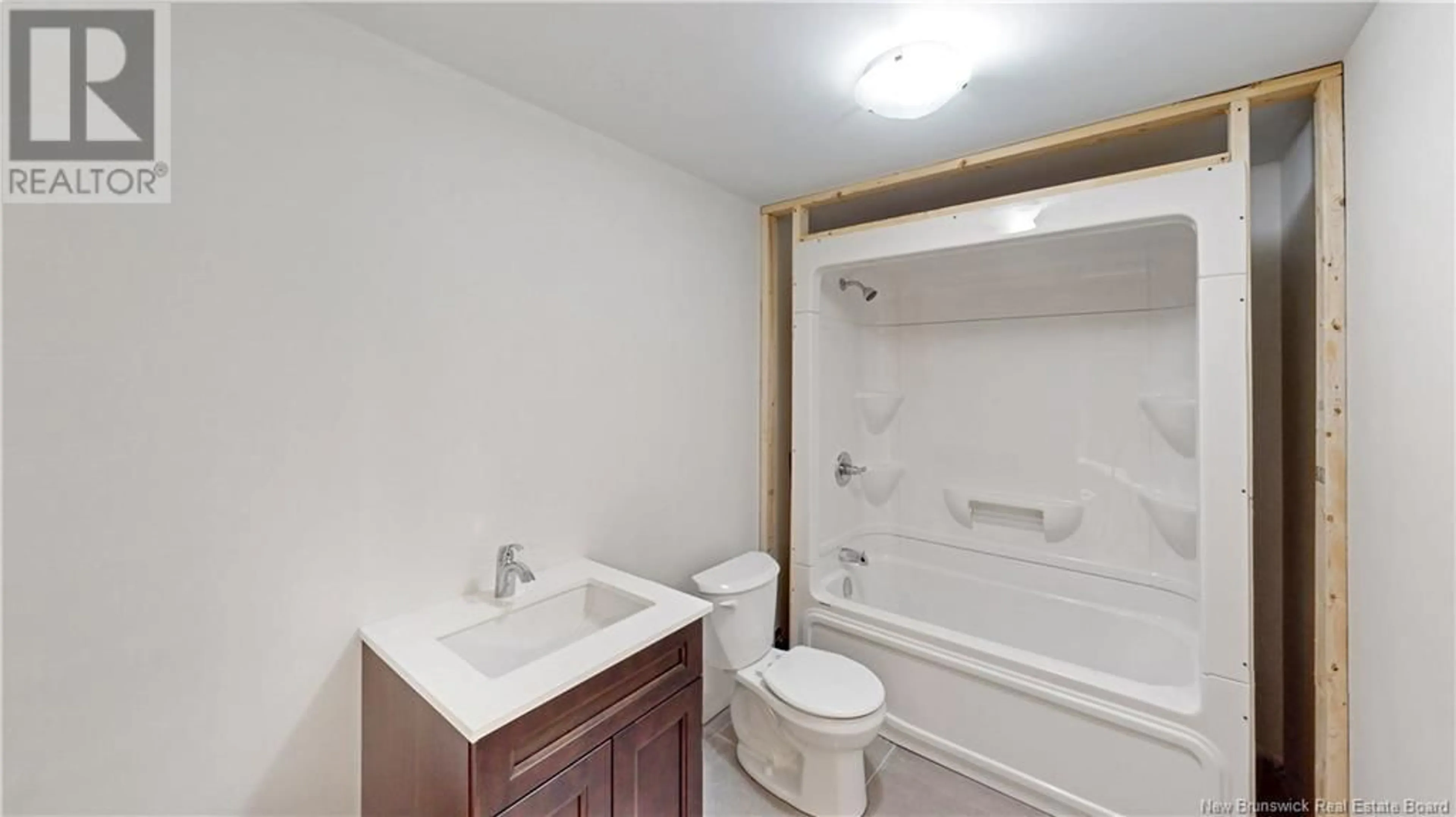 Standard bathroom, unknown for 20 Elmwood Drive, Hampton New Brunswick E5N0P9