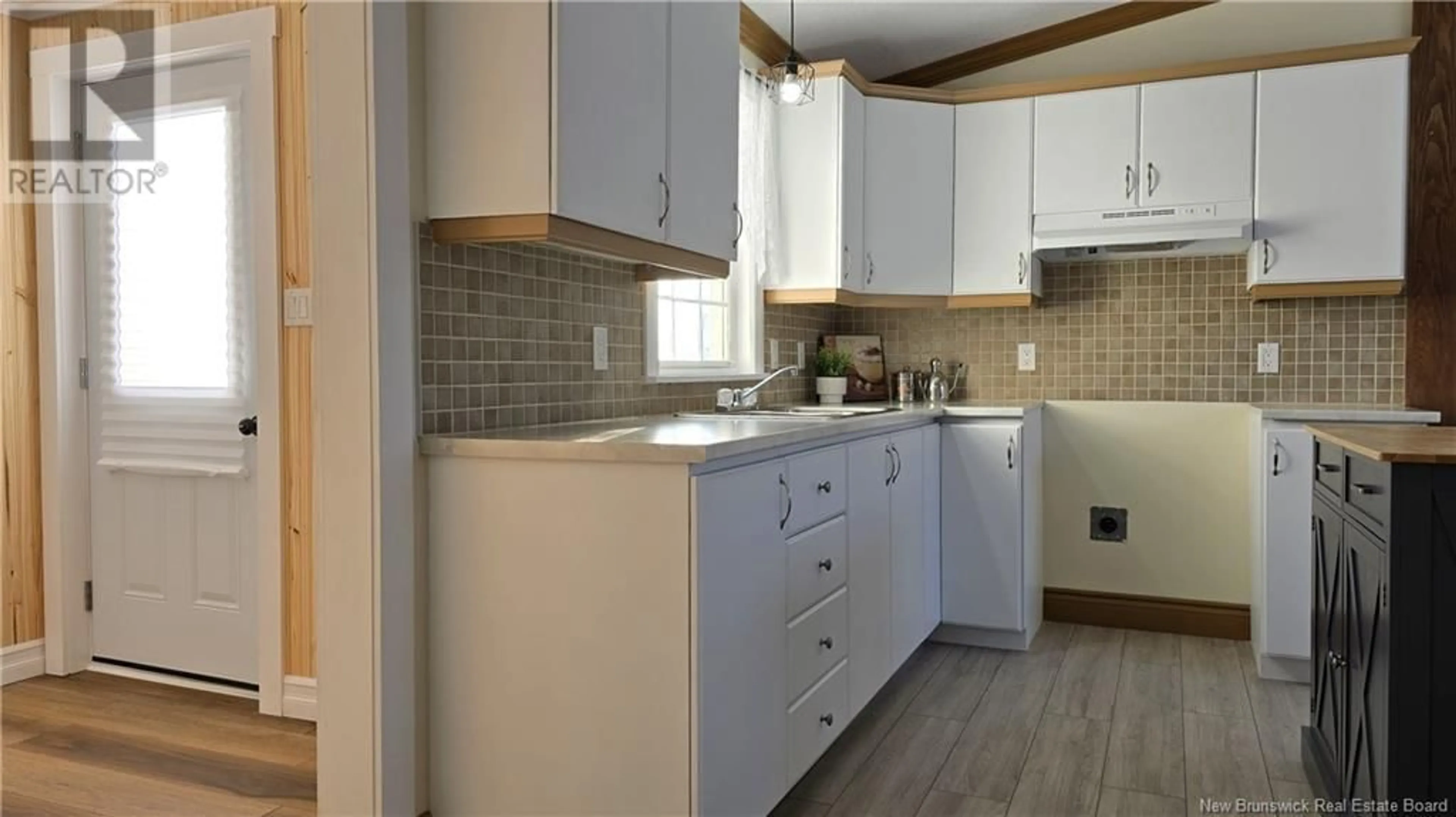 Standard kitchen, ceramic/tile floor for 374 Chemin Georges Street, Pont-Landry New Brunswick E1X2T7