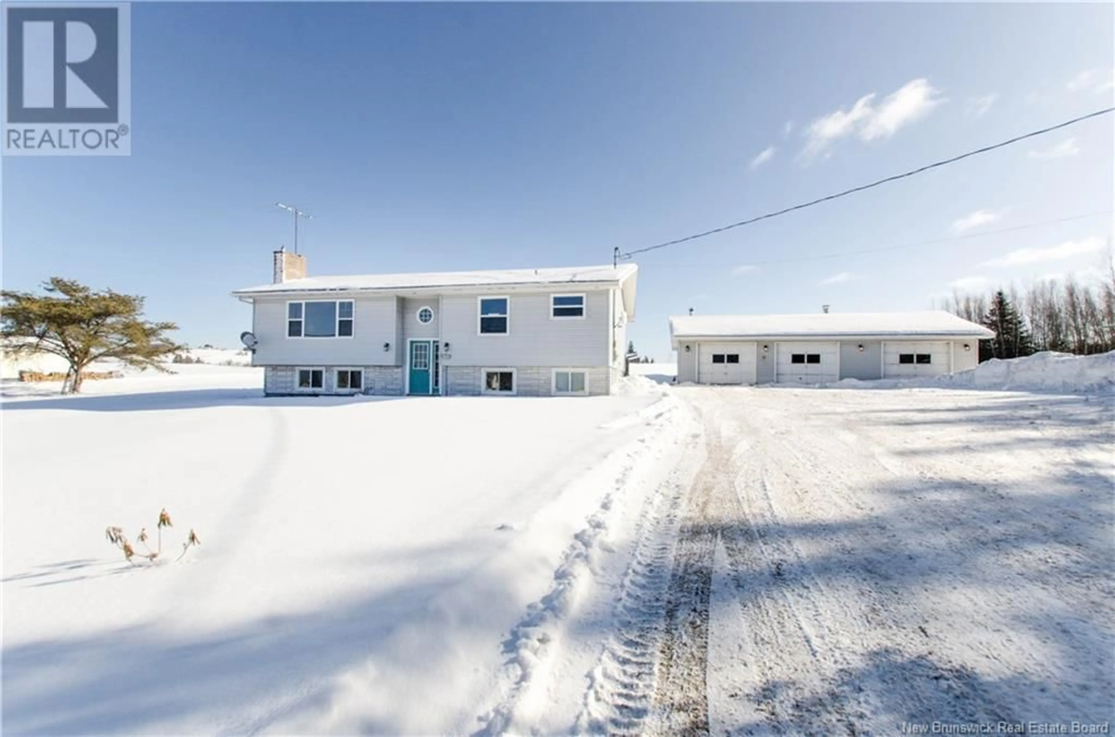 A pic from outside/outdoor area/front of a property/back of a property/a pic from drone, building for 869 ROUTE 885, Intervale New Brunswick E4Z4Y6