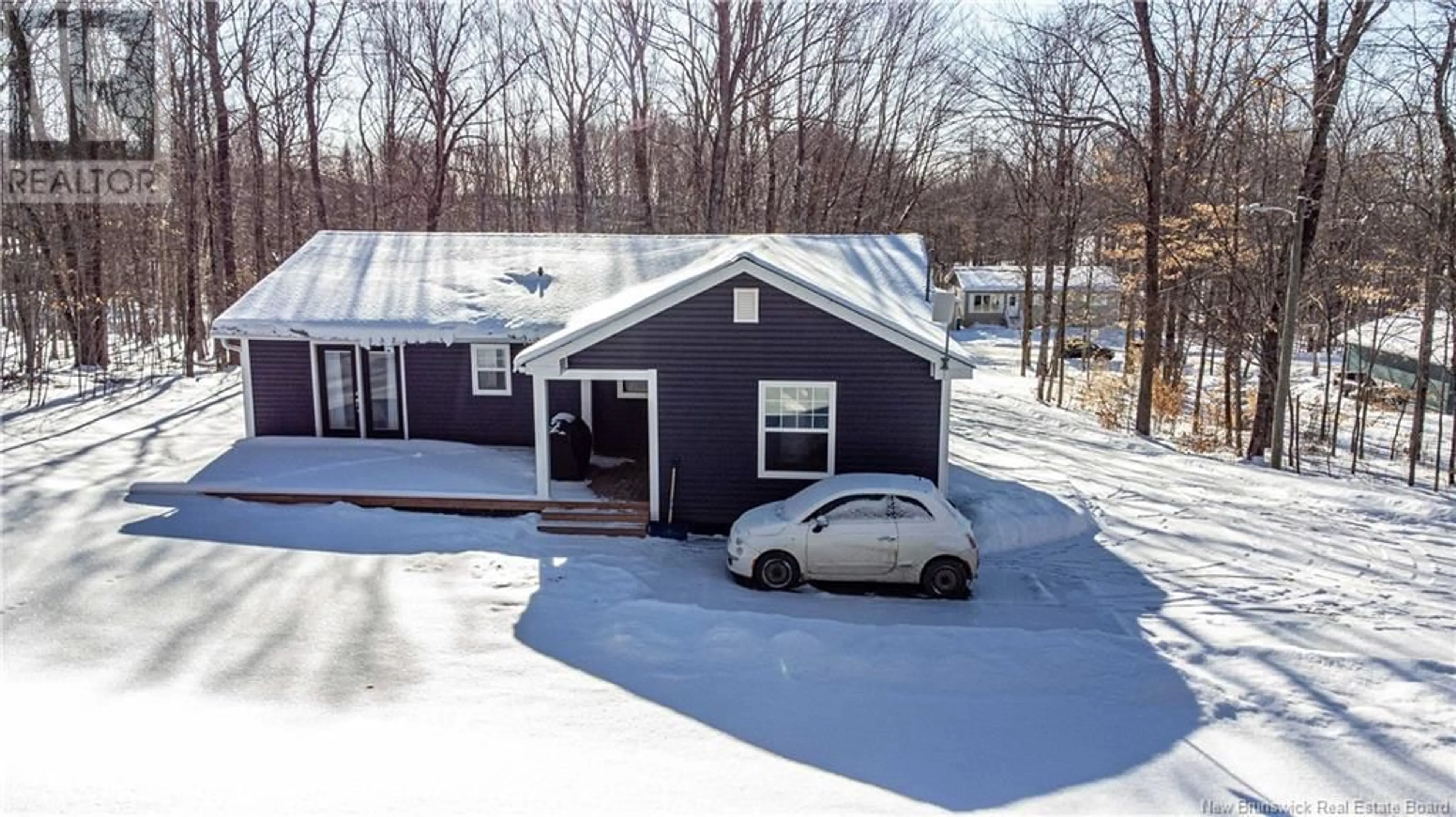 A pic from outside/outdoor area/front of a property/back of a property/a pic from drone, street for 21 Mountain View Crescent, Oakland New Brunswick E7L2V9