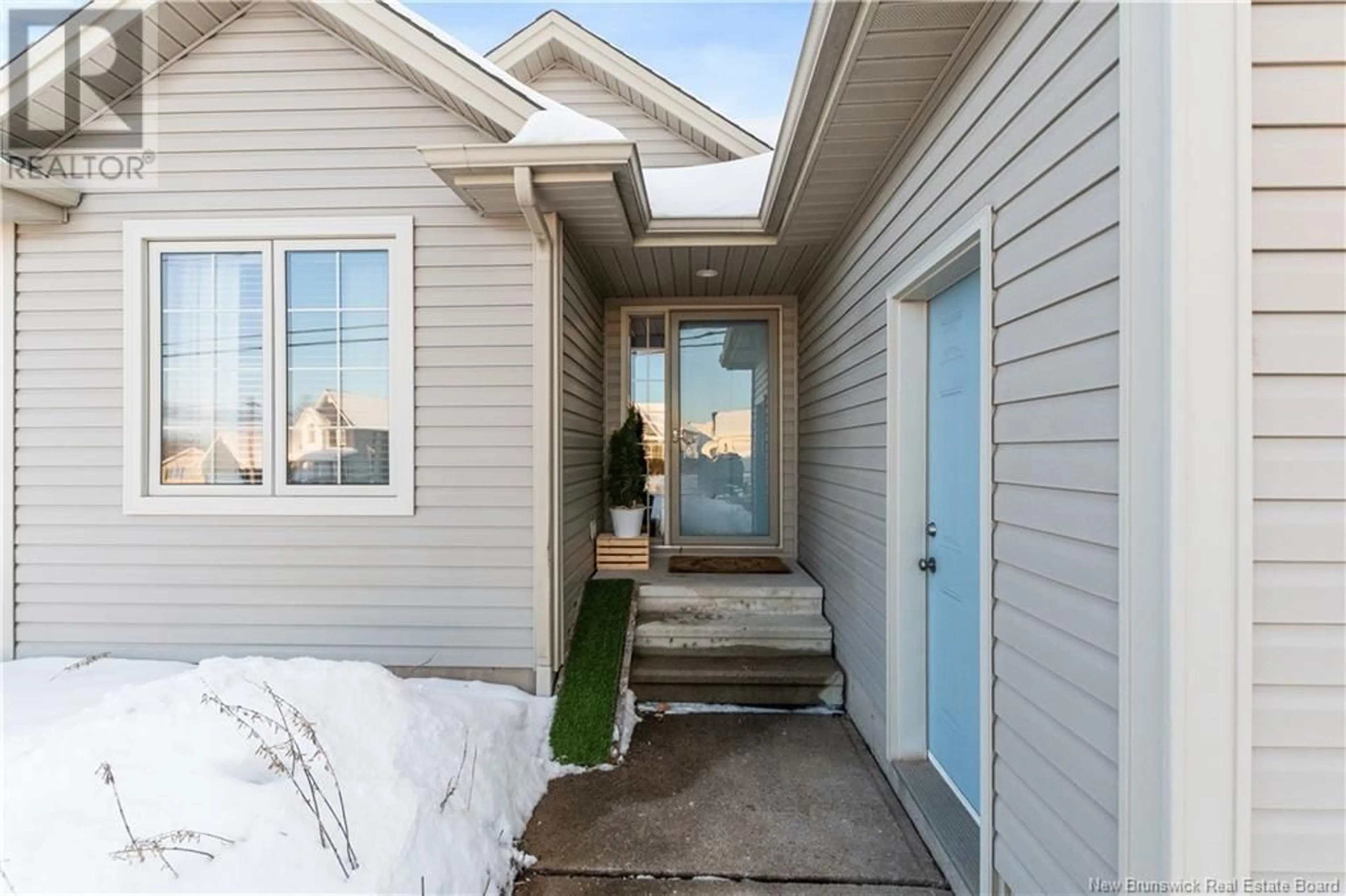 Indoor entryway for 18 Heathwood Street, Moncton New Brunswick E1A8W8