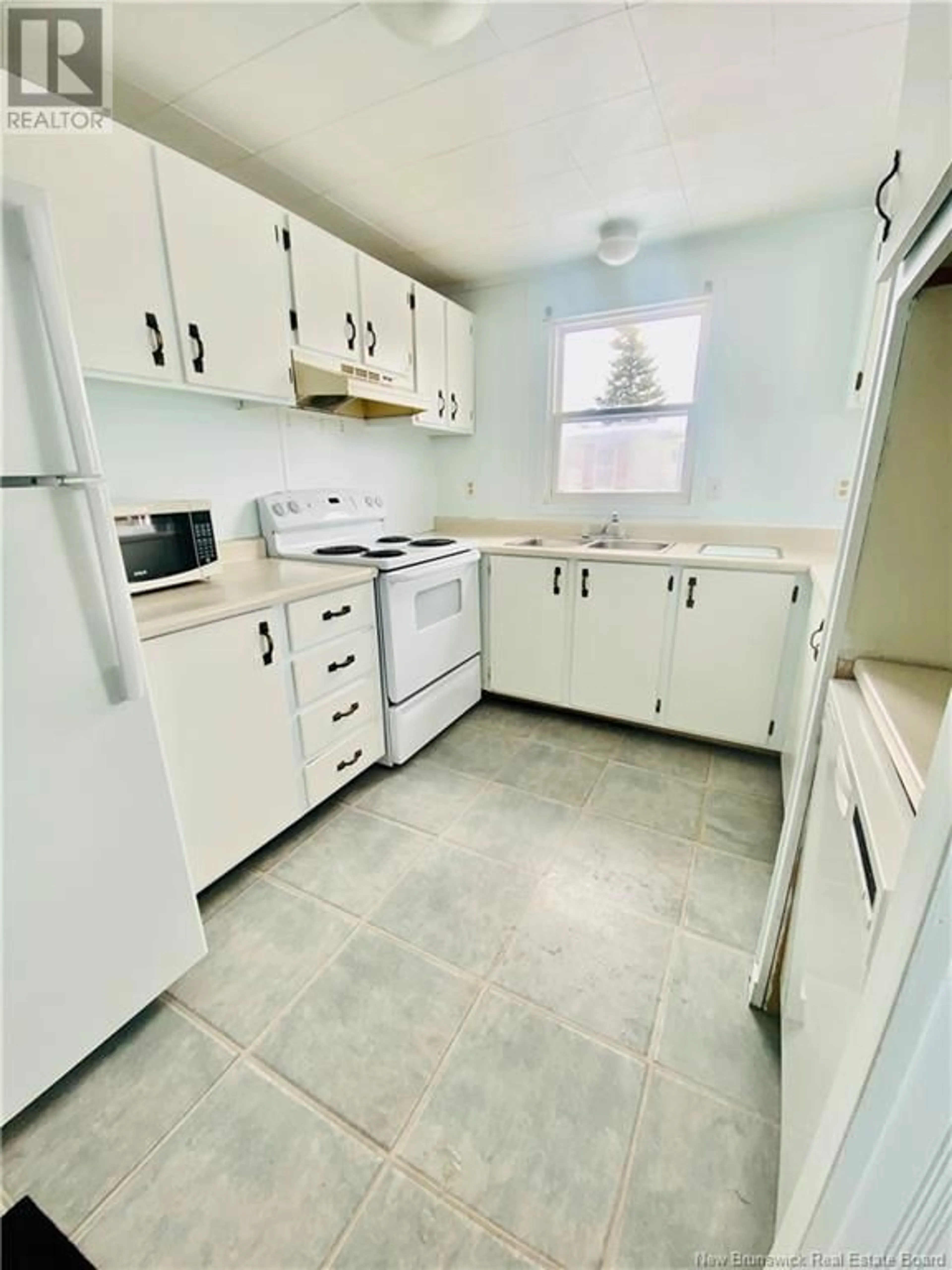 Standard kitchen, ceramic/tile floor for 111 Biddington Avenue, Lakeville New Brunswick E1H1C4