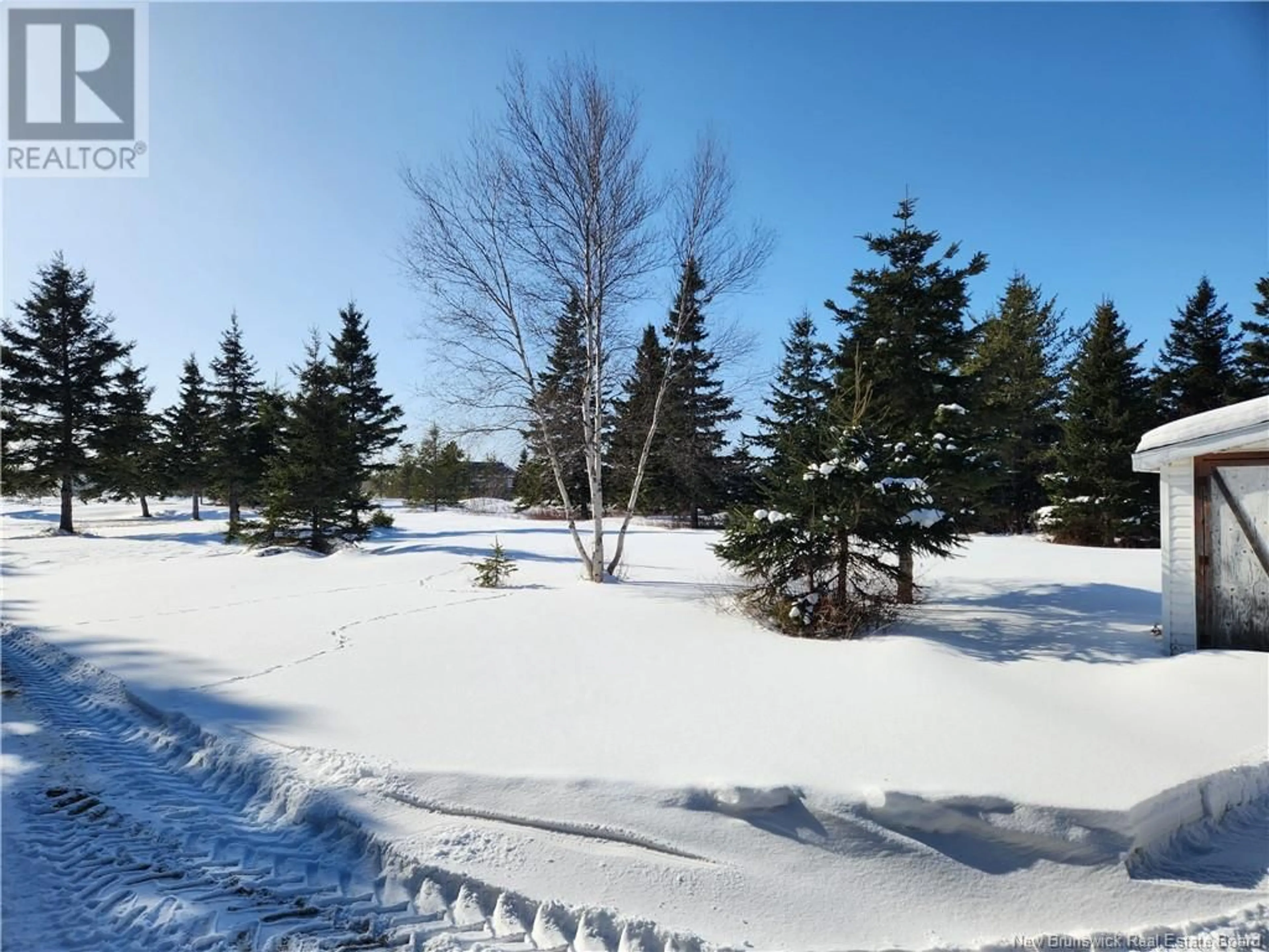 A pic from outside/outdoor area/front of a property/back of a property/a pic from drone, unknown for 7997 St-Paul, Bas-Caraquet New Brunswick E1W6C3