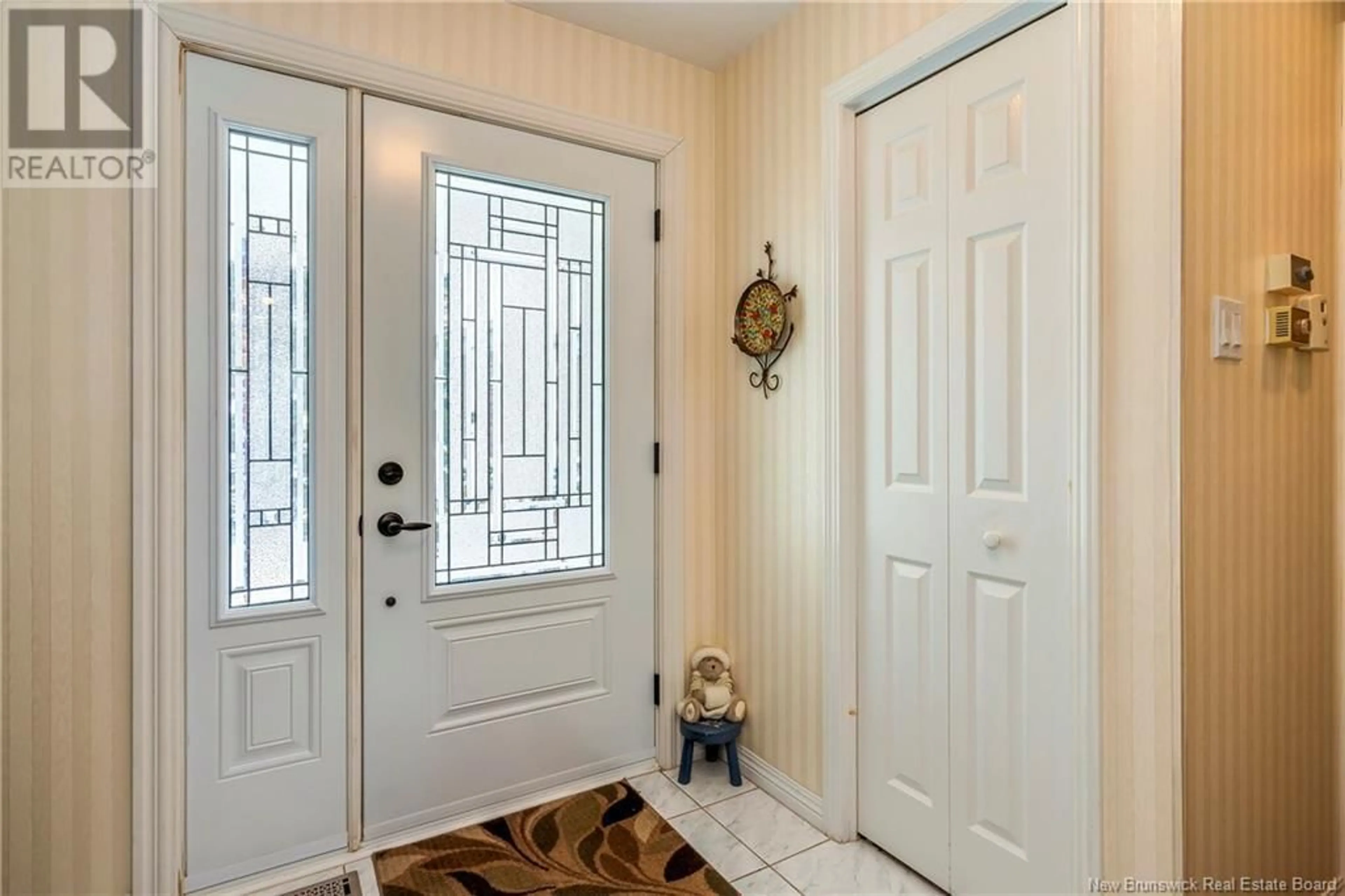 Indoor entryway for 155 White Oak, Moncton New Brunswick E1G2E5