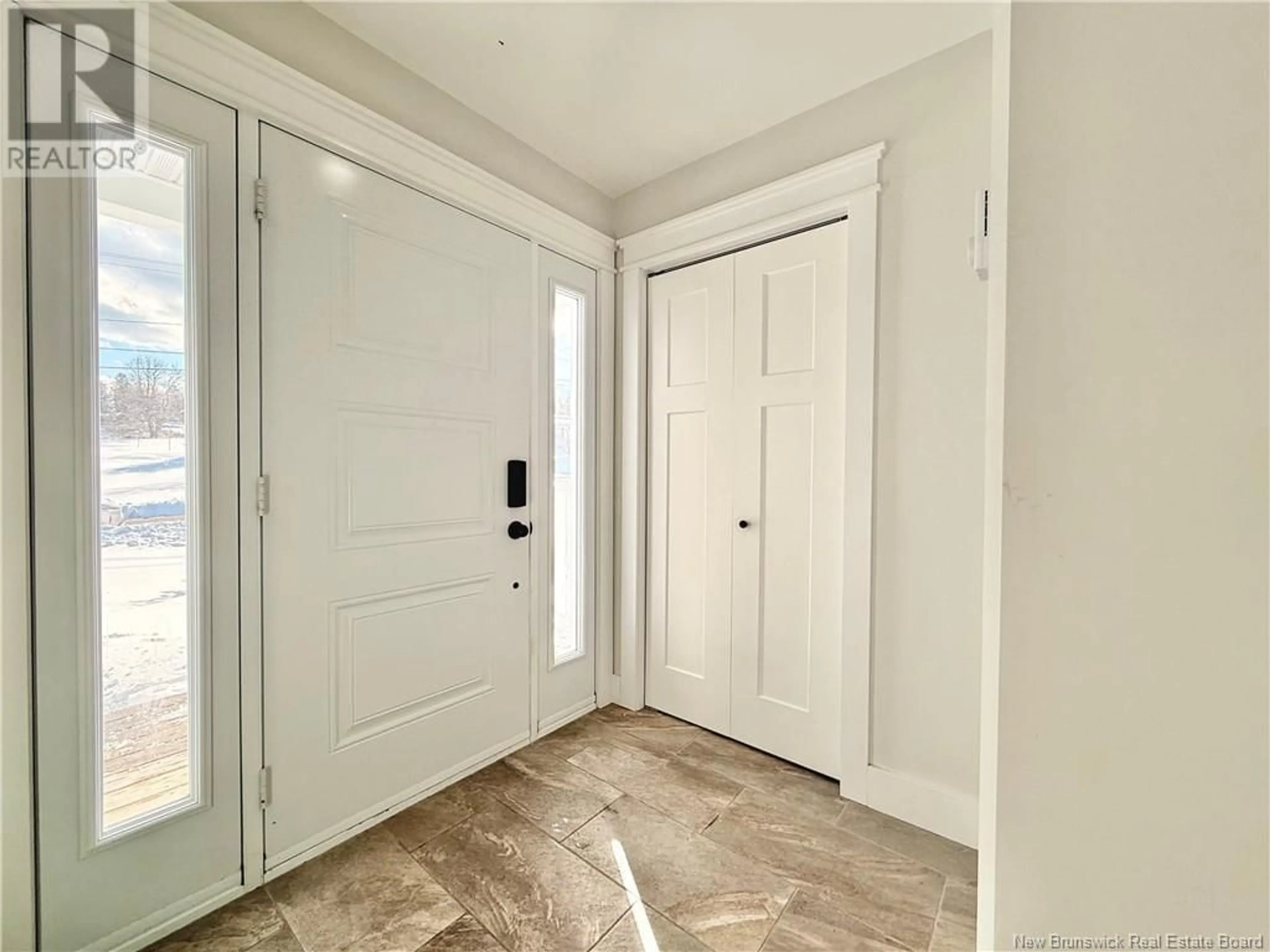 Indoor entryway for 2 Murray Street Unit# B, Grand Bay-Westfield New Brunswick E5K1C3