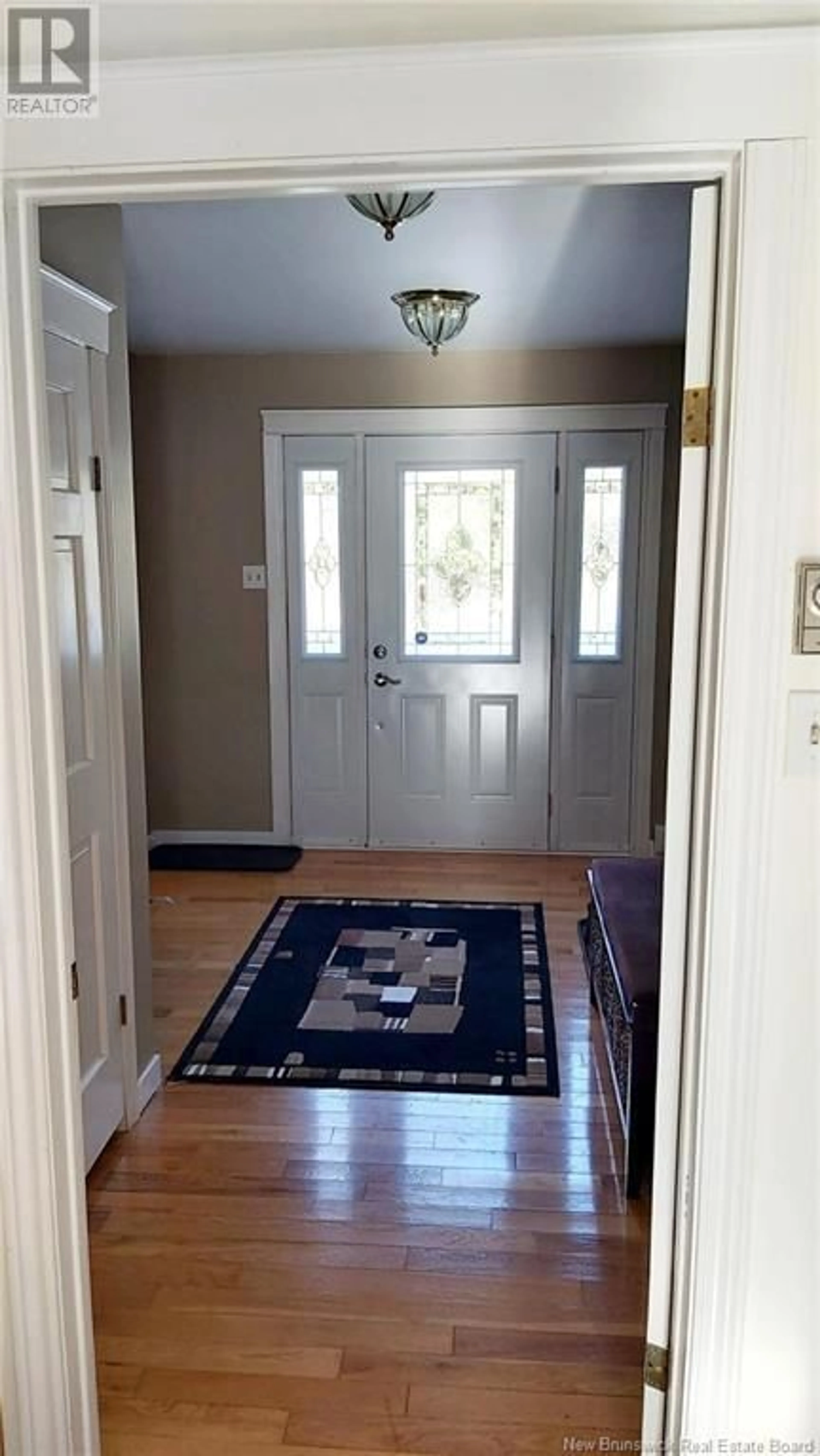 Indoor entryway for 14 Cliff Street, Quispamsis New Brunswick E2G1Y4