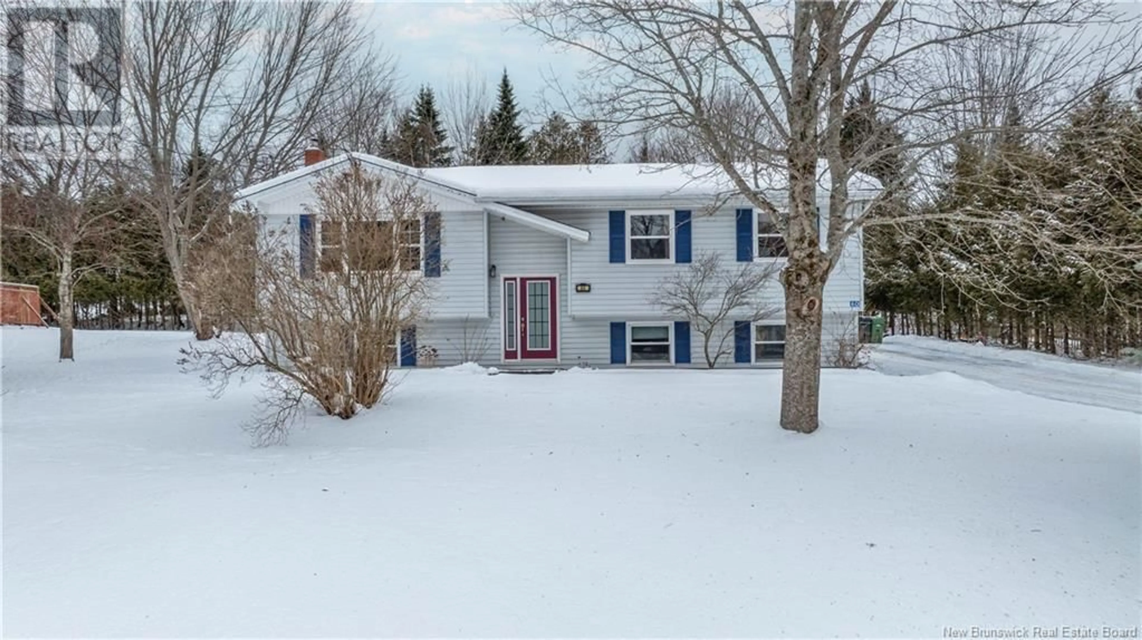 Home with vinyl exterior material, street for 60 Bartlett Avenue, Hampton New Brunswick E5N5J1