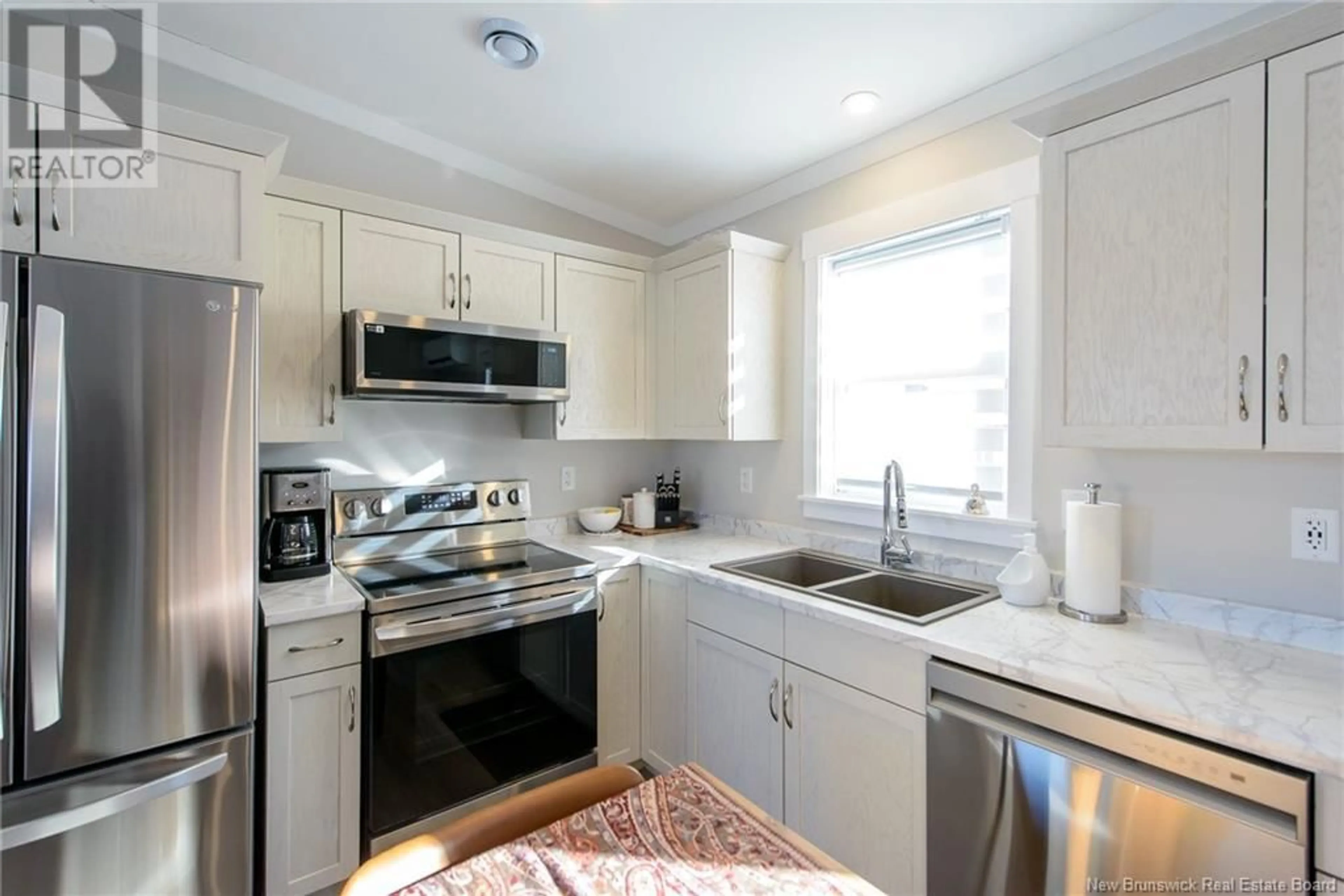 Standard kitchen, unknown for 8 Sixth Street, Quispamsis New Brunswick E2G1W3