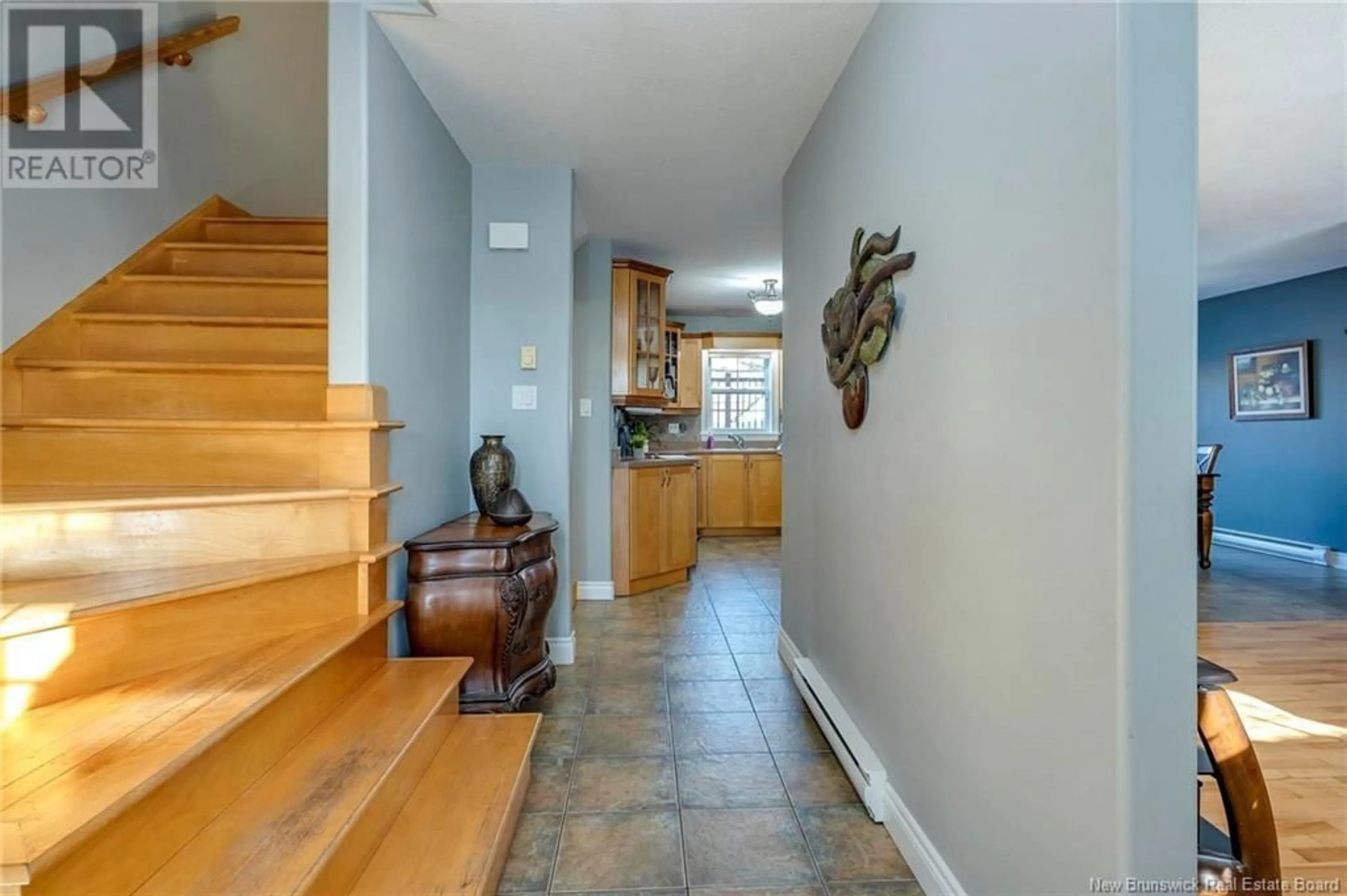 Indoor foyer for 44 DU RUISSEAU, Dieppe New Brunswick E1A8B3