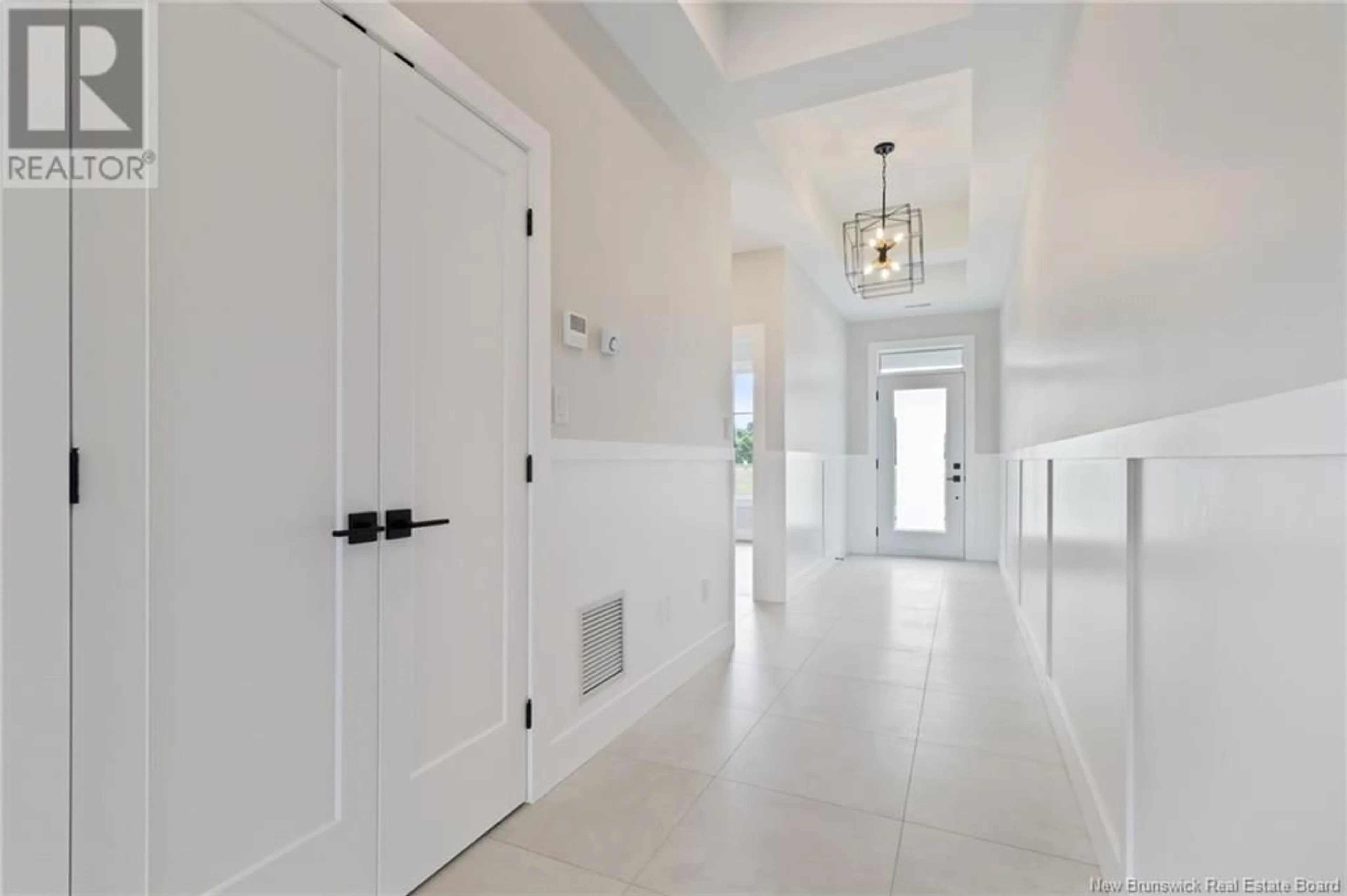 Indoor entryway for 112 - 724 ROUTE 133, Shediac New Brunswick E4P5A3