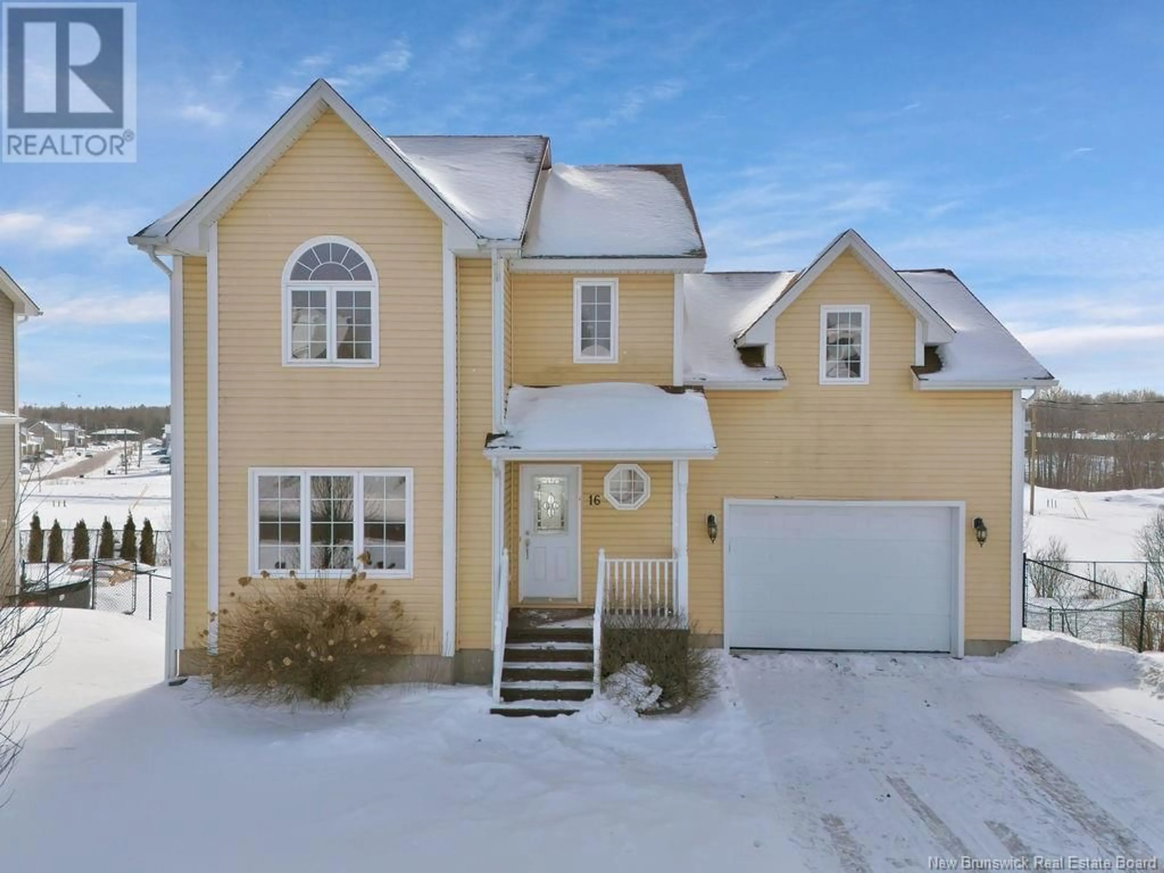 Home with vinyl exterior material, street for 16 Abbott Court, Moncton New Brunswick E1E0C9