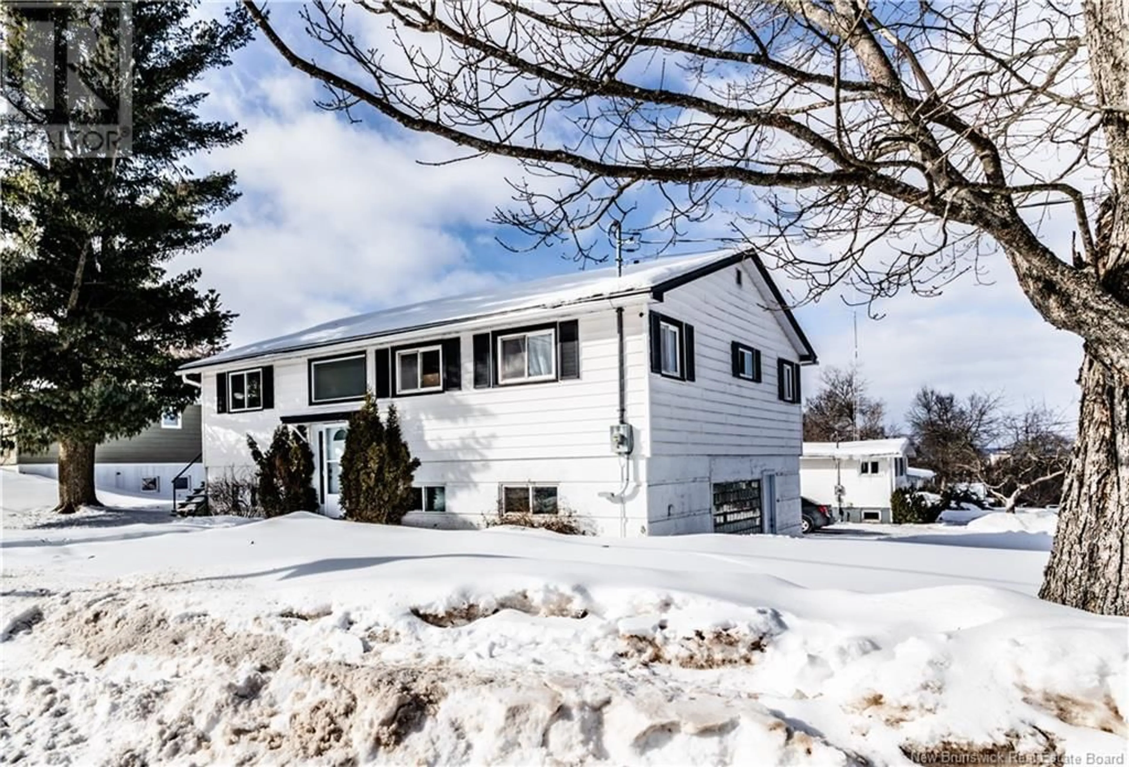 Home with vinyl exterior material, street for 181 OLD COACH, Riverview New Brunswick E1B1P1