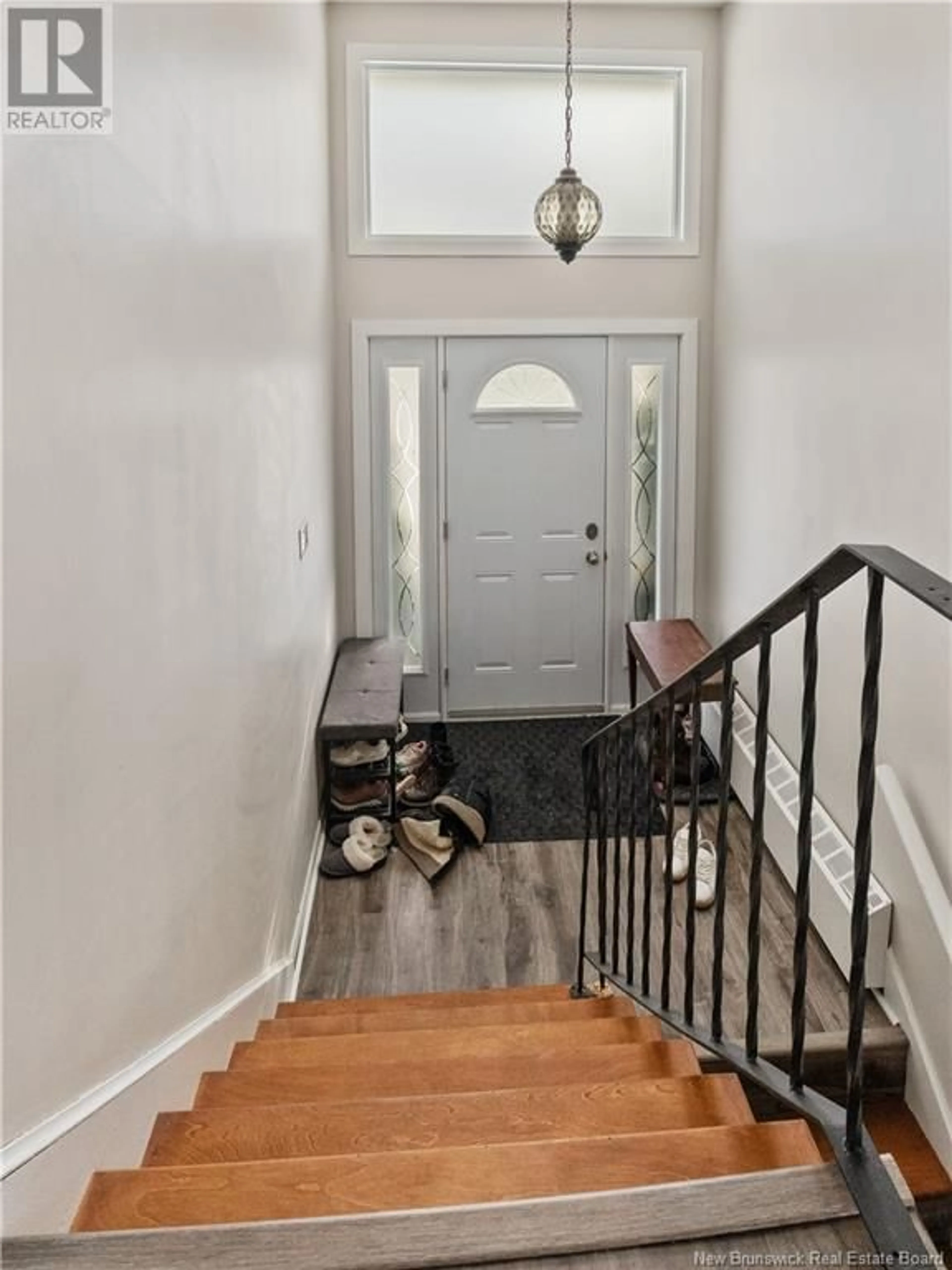 Indoor entryway for 181 OLD COACH, Riverview New Brunswick E1B1P1