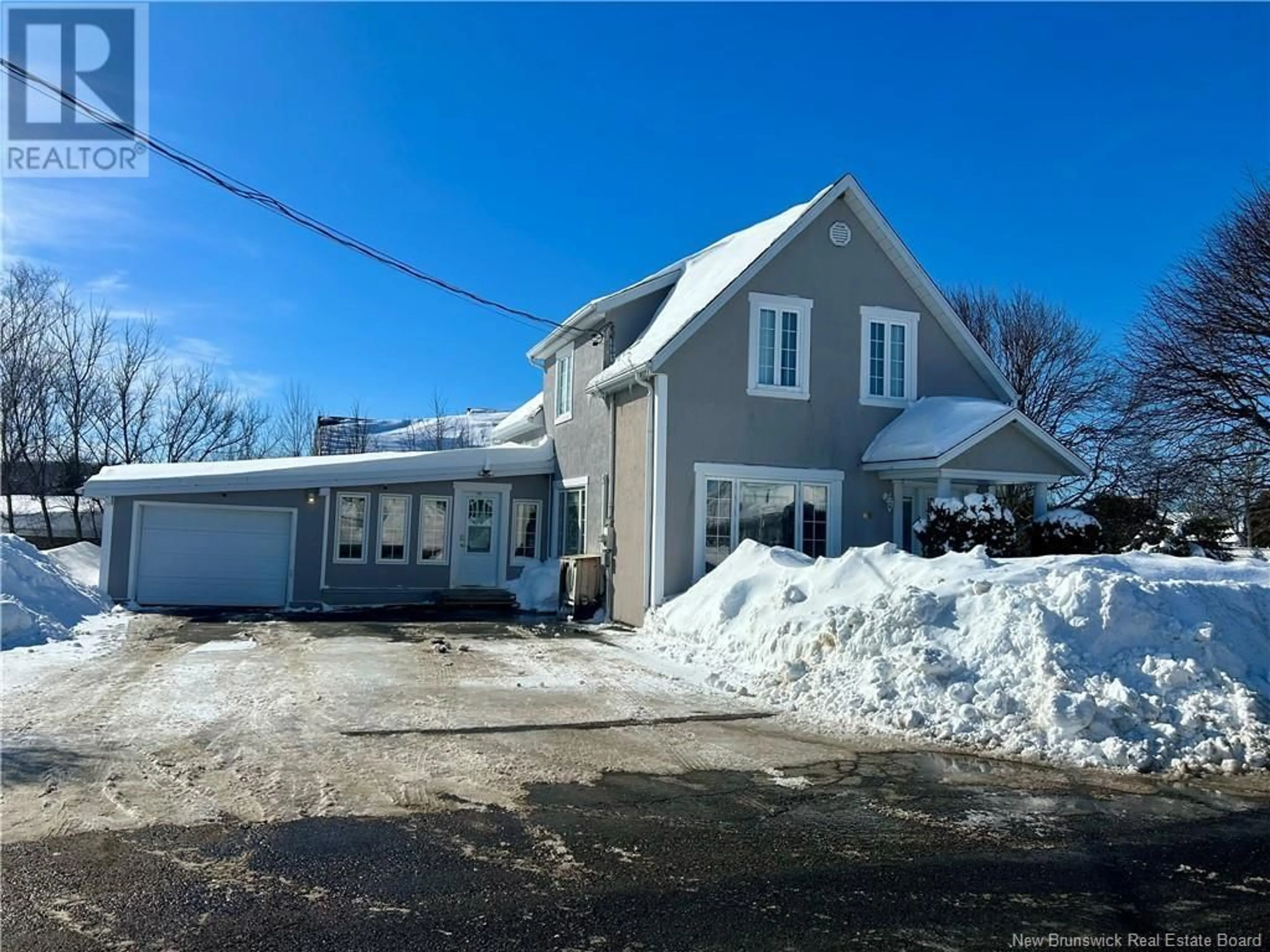 A pic from outside/outdoor area/front of a property/back of a property/a pic from drone, street for 69 CHURCH STREET, Grand-Sault/Grand Falls New Brunswick E3Z2N3