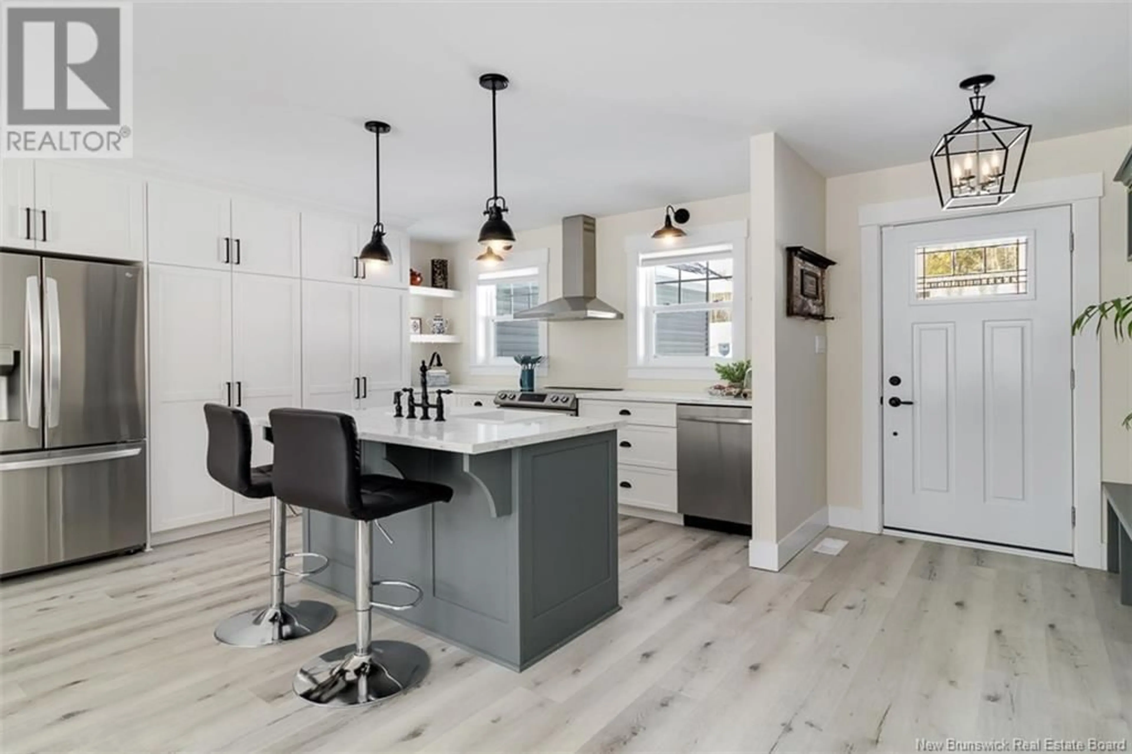 Contemporary kitchen, unknown for 138 LEELAND WAY, Killarney Road New Brunswick E3A5M7