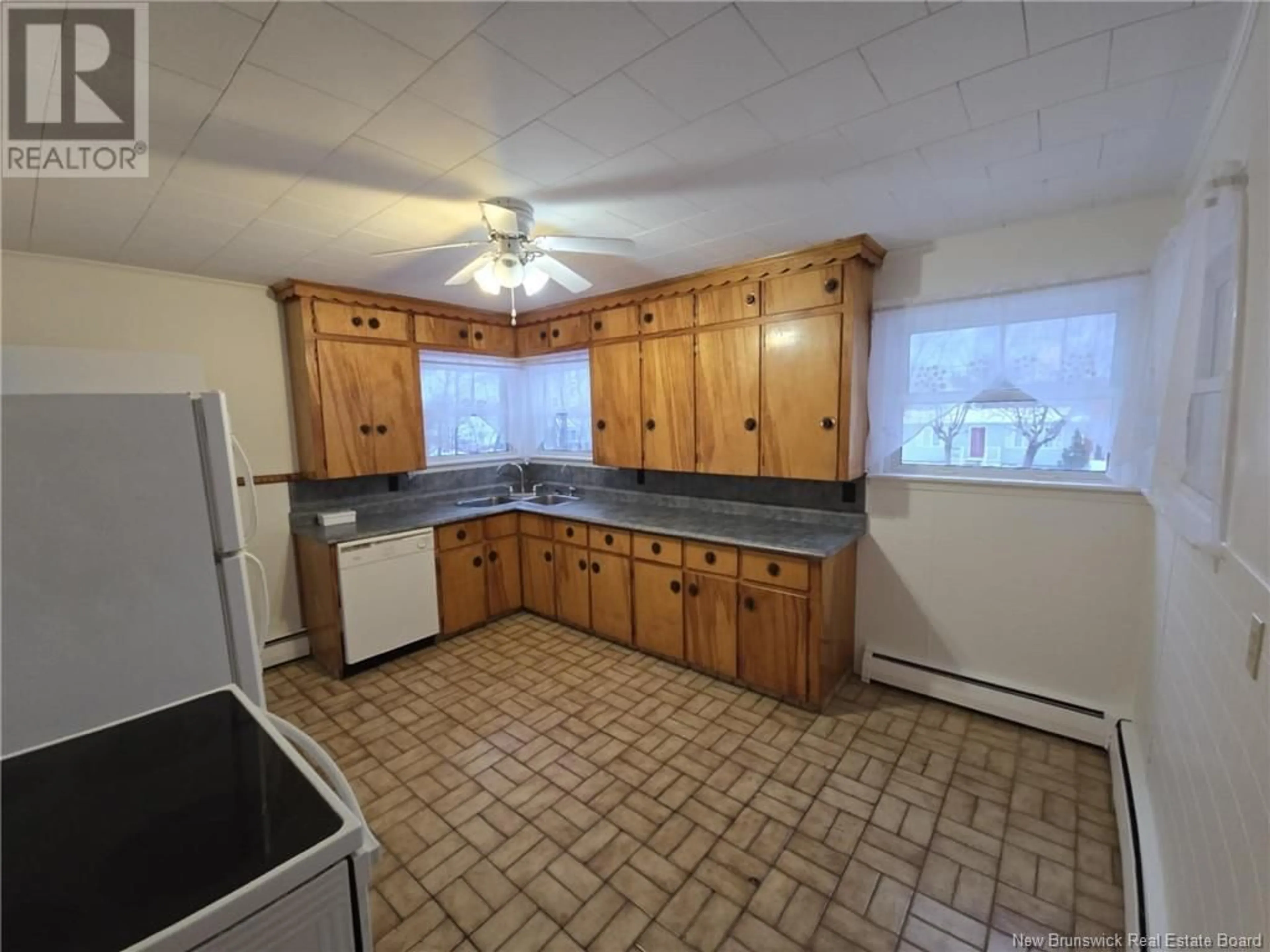 Standard kitchen, unknown for 581 & 583 Old King George Hwy, Miramichi New Brunswick E1V1K3