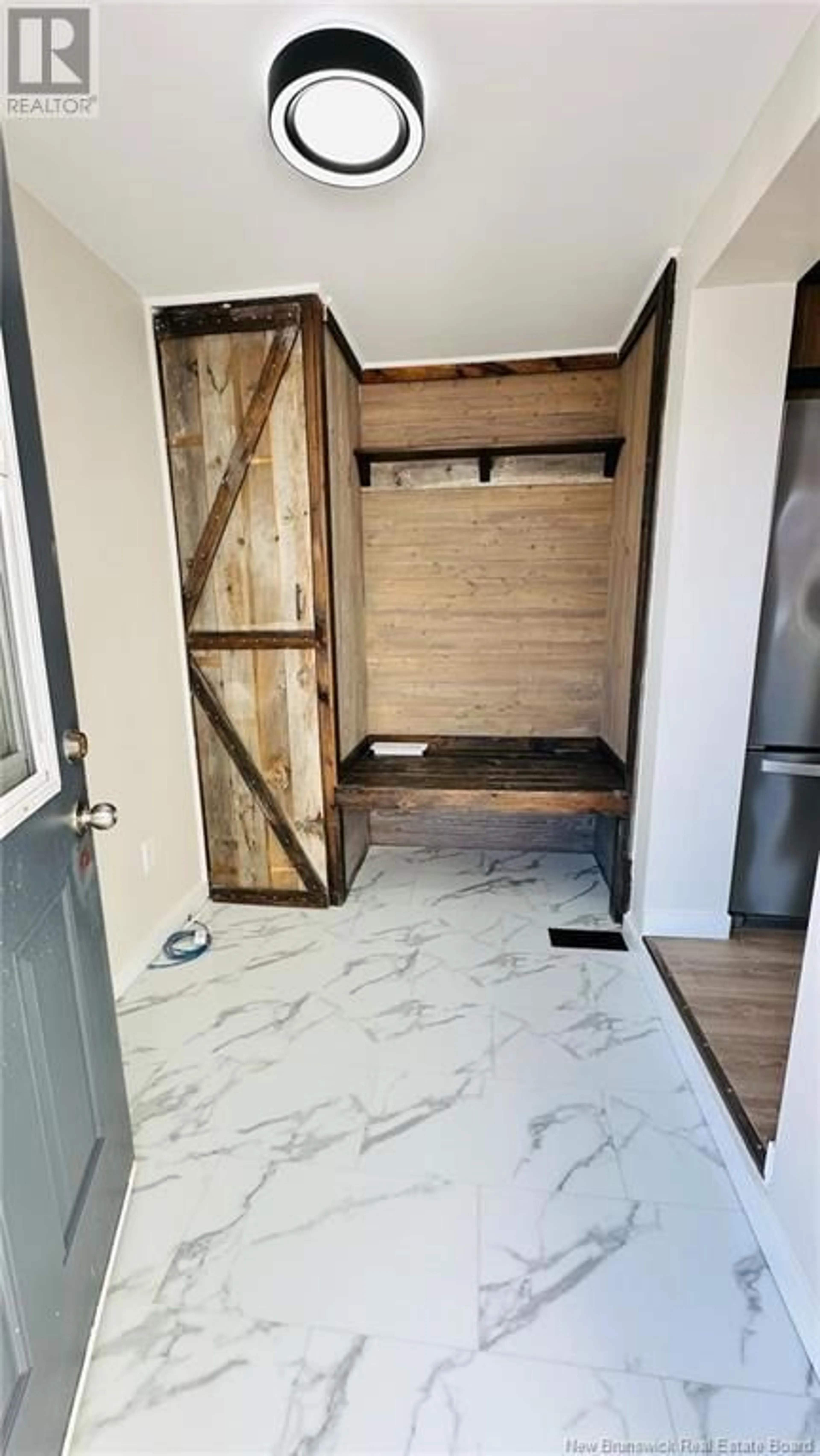 Indoor entryway for 5642 RUE DES ERABLES, Rogersville New Brunswick E4Y1K7