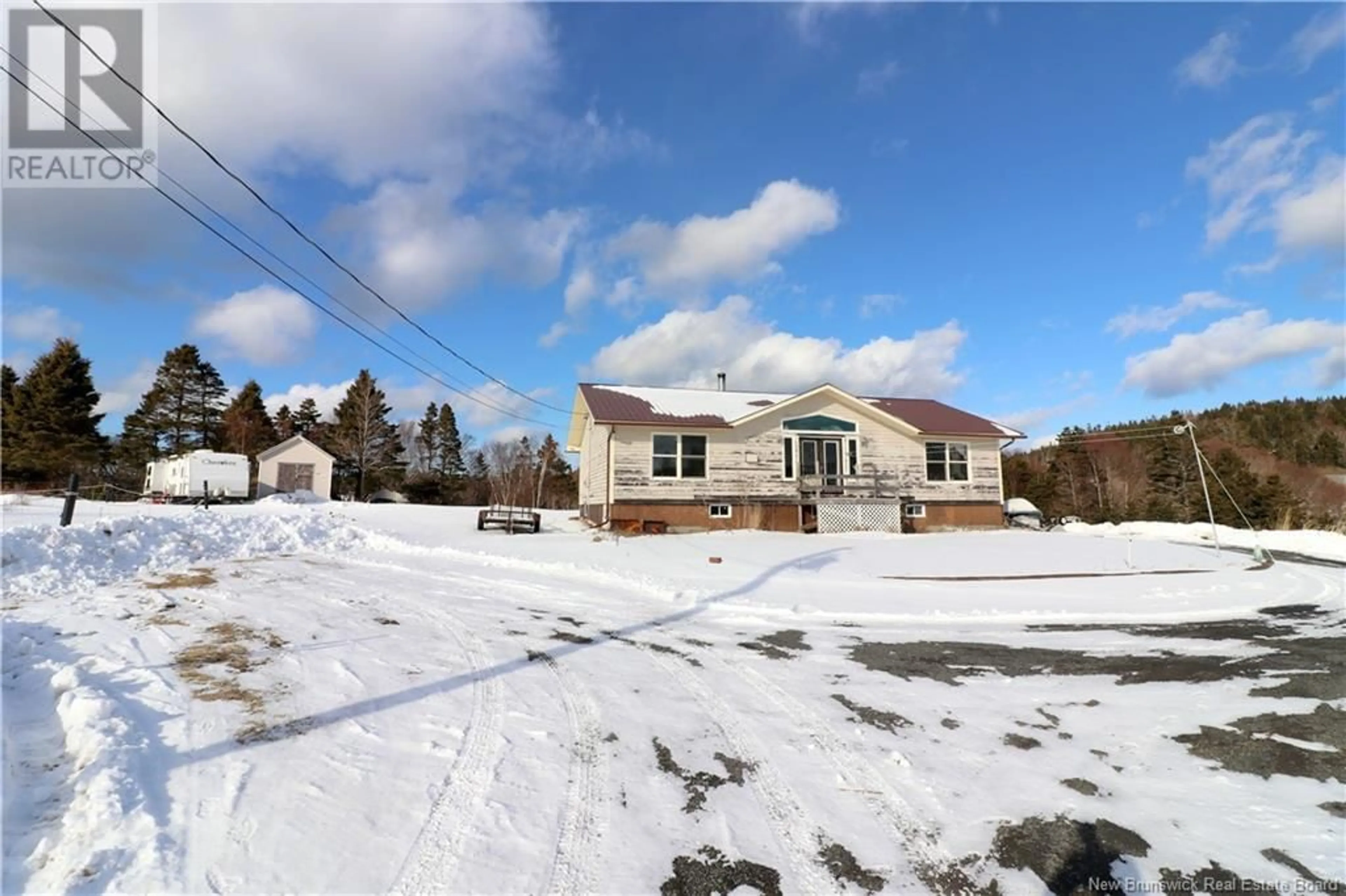 A pic from outside/outdoor area/front of a property/back of a property/a pic from drone, street for 8 King Street, Grand Manan New Brunswick E5G3J1