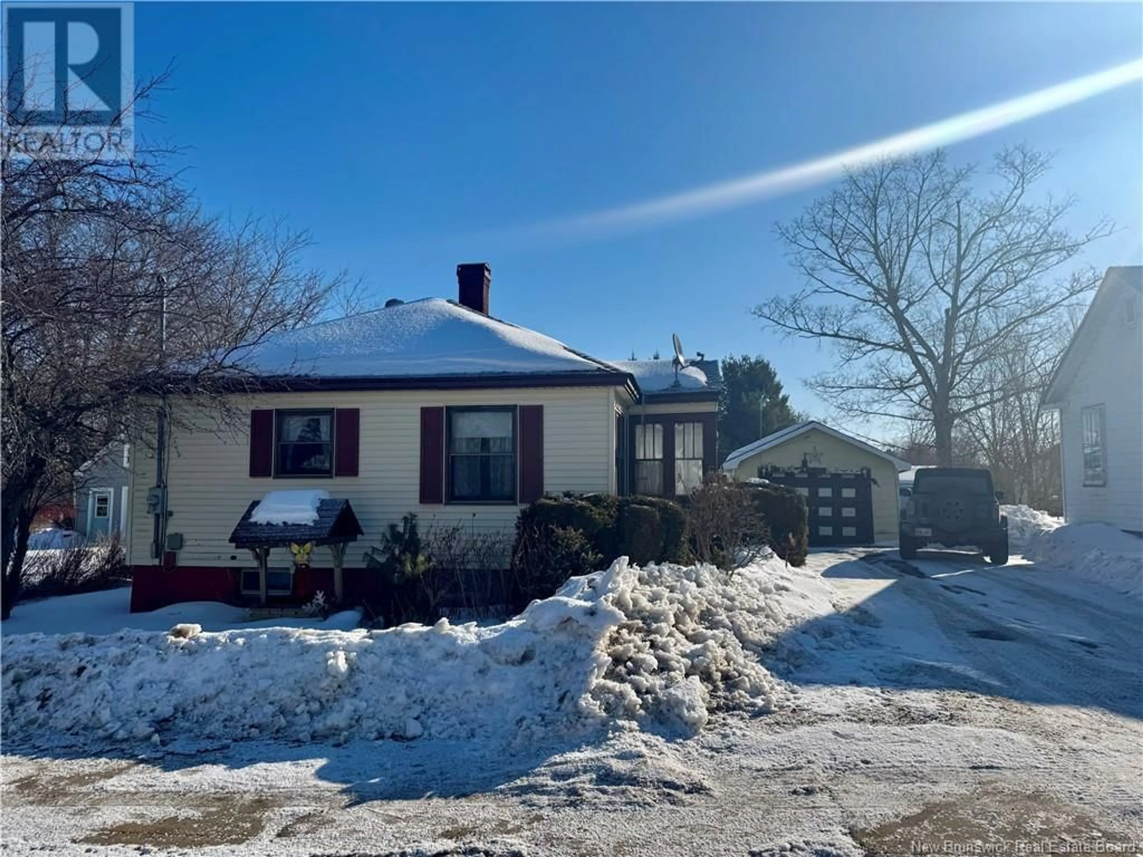 A pic from outside/outdoor area/front of a property/back of a property/a pic from drone, street for 17 Lisgar Street, St. Stephen New Brunswick E3L2T5