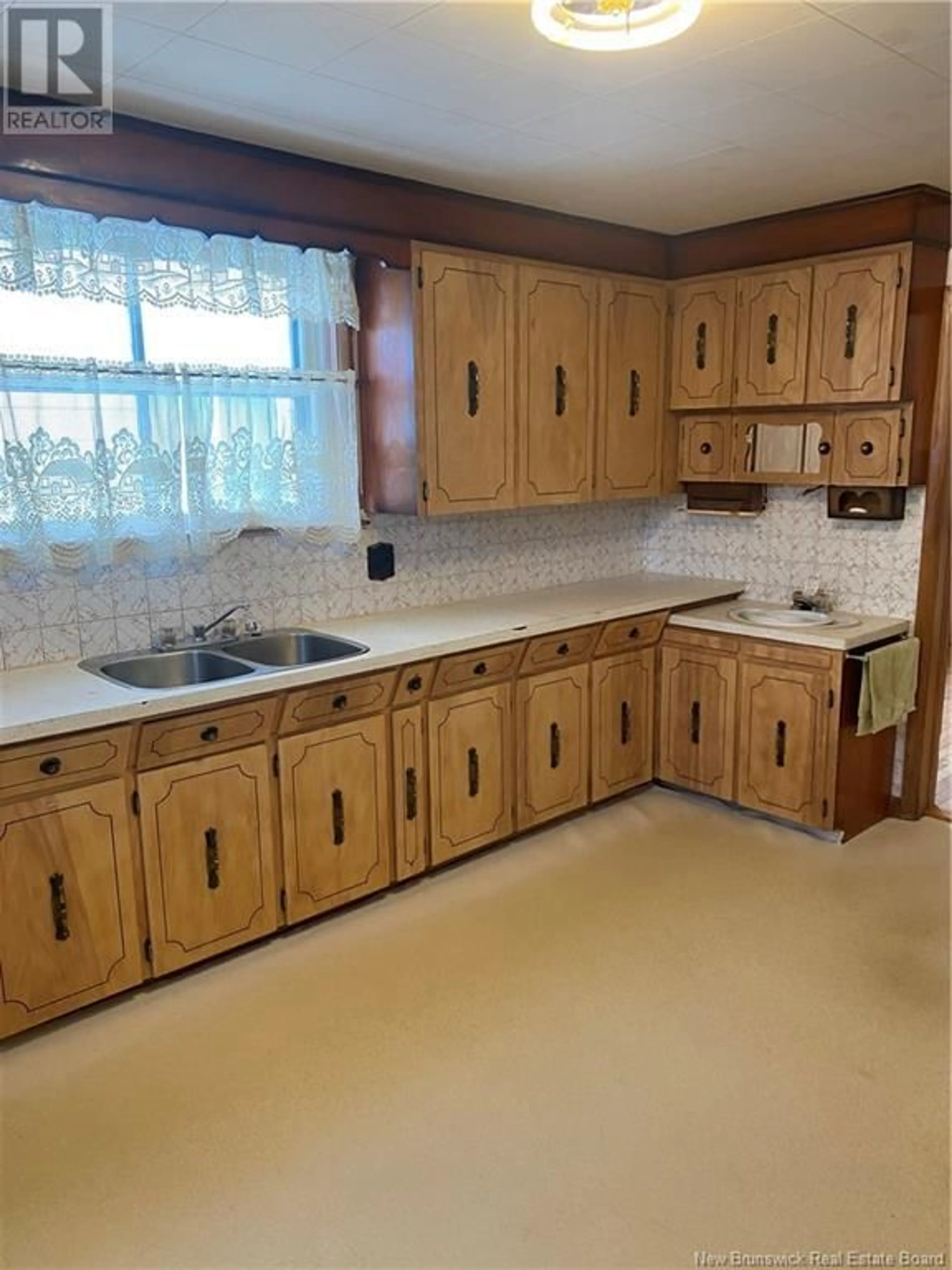 Standard kitchen, unknown for 298 Robinson Street, Moncton New Brunswick E1C5E1