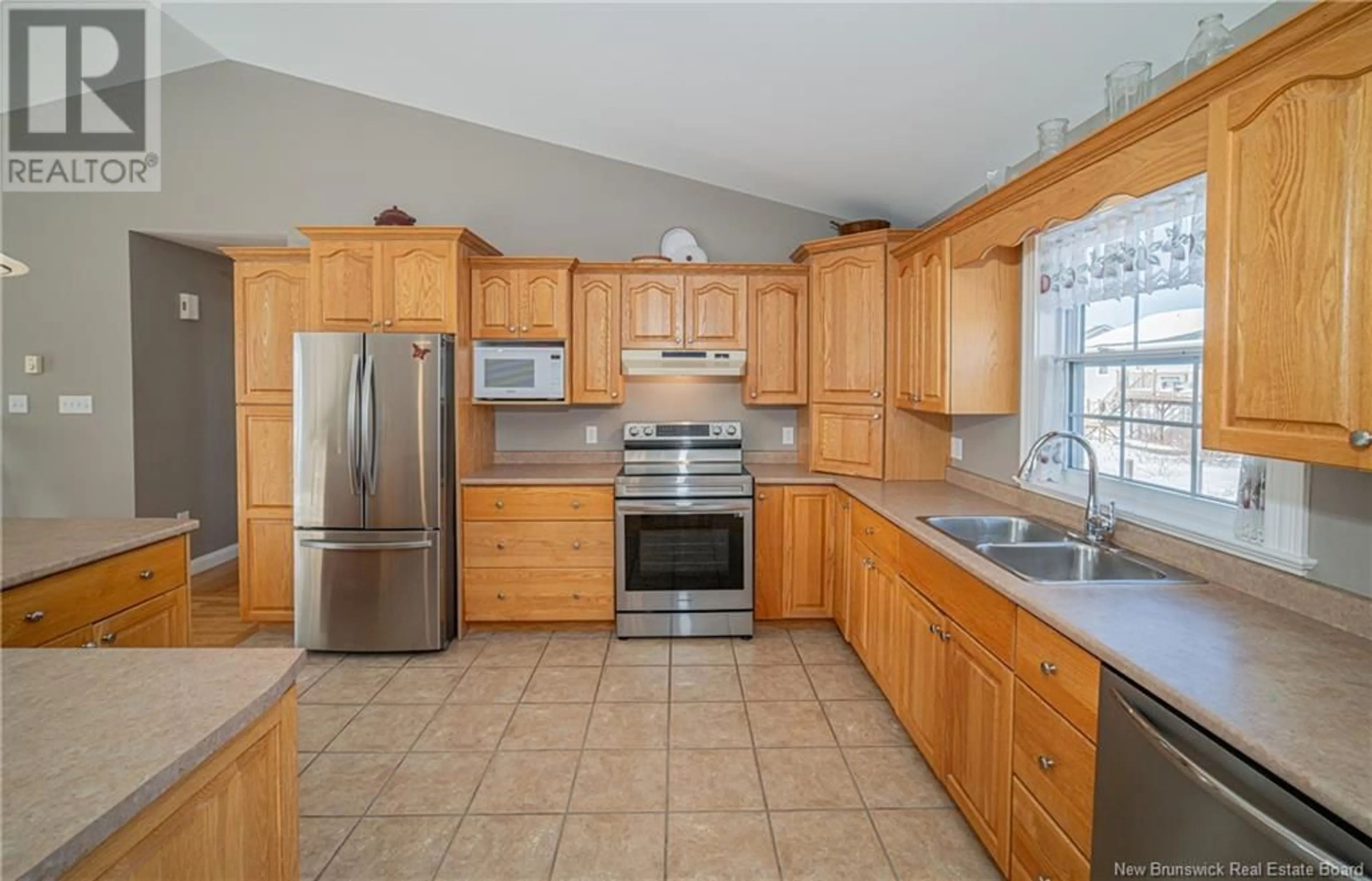 Standard kitchen, ceramic/tile floor for 49 Willingdon Street, Oromocto New Brunswick E2V2S2