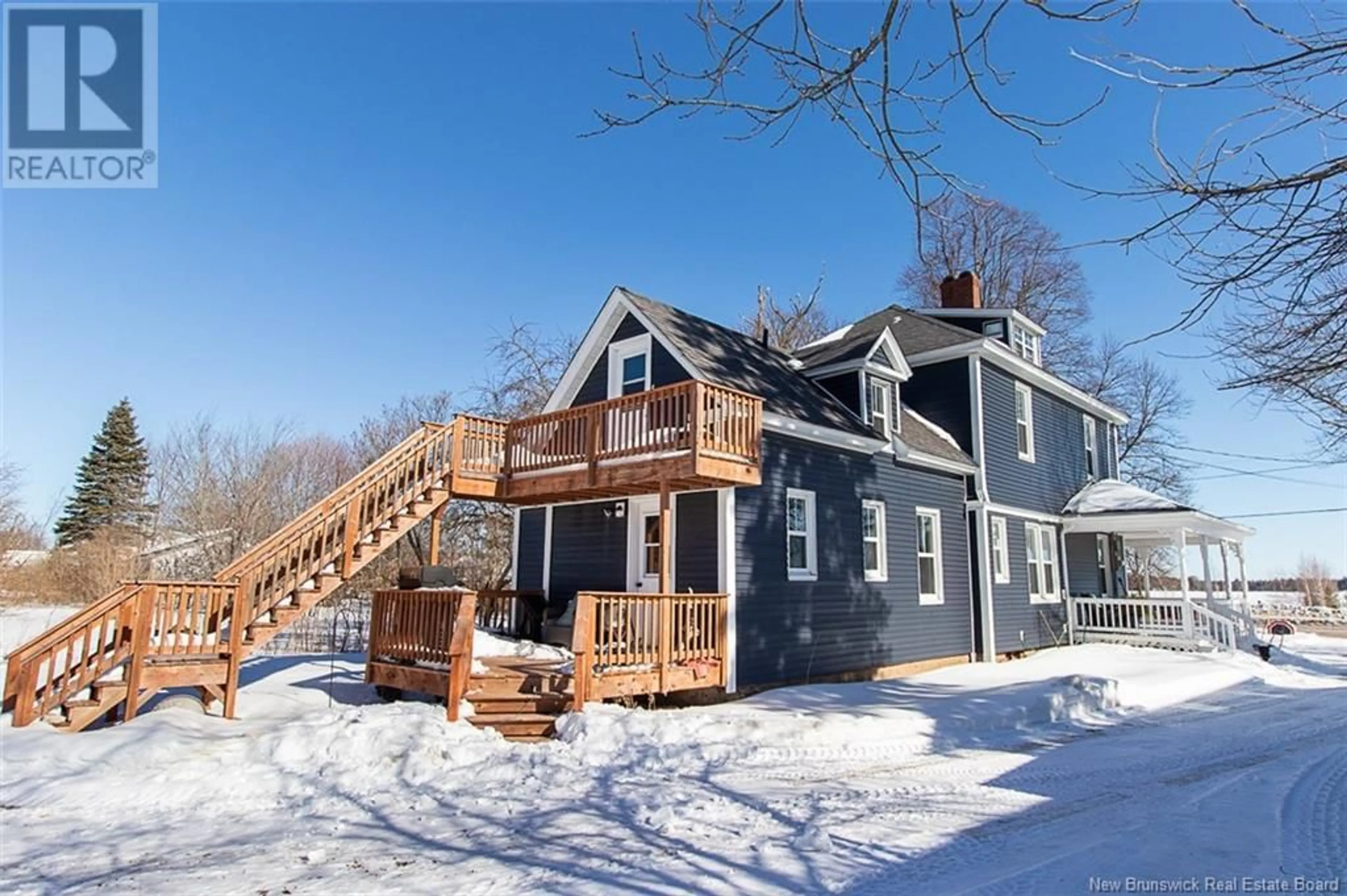 A pic from outside/outdoor area/front of a property/back of a property/a pic from drone, building for 9338 MAIN STREET, Richibucto New Brunswick E4W4C8