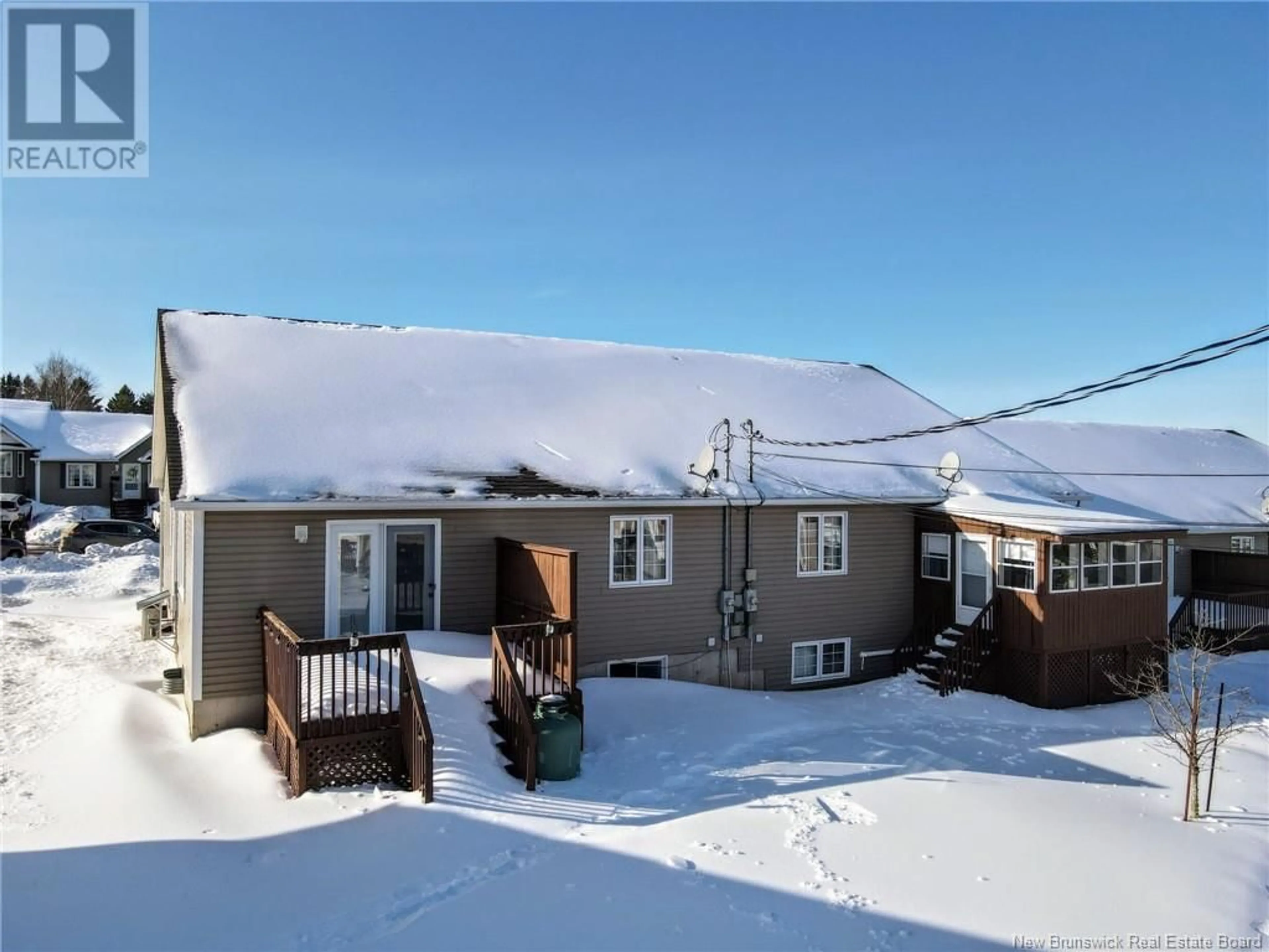 A pic from outside/outdoor area/front of a property/back of a property/a pic from drone, street for 128 KETTLE CREEK COURT, Riverview New Brunswick E1B0C1