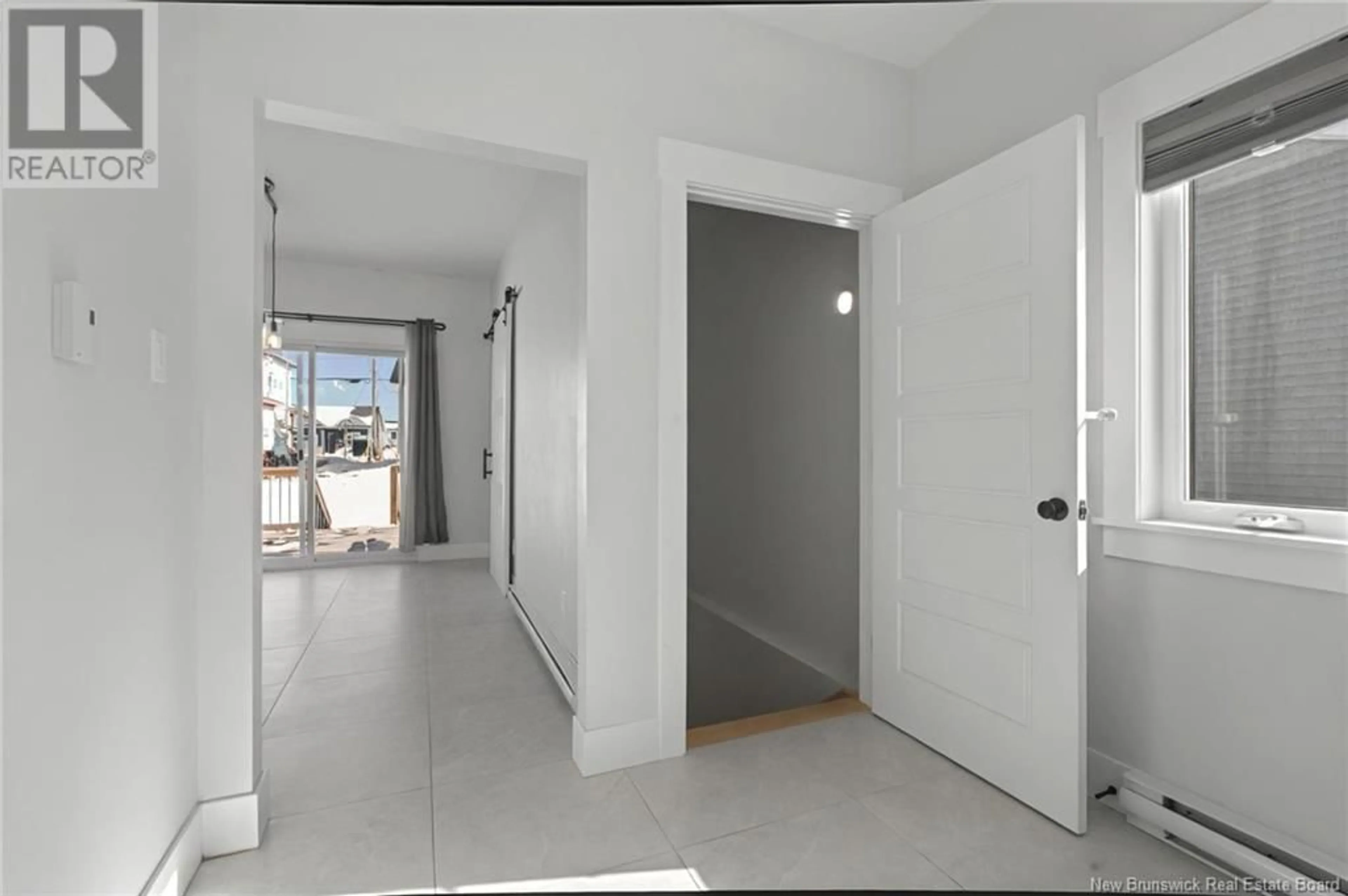 Indoor foyer for 22 ROBERT, Shediac New Brunswick E4P0R2