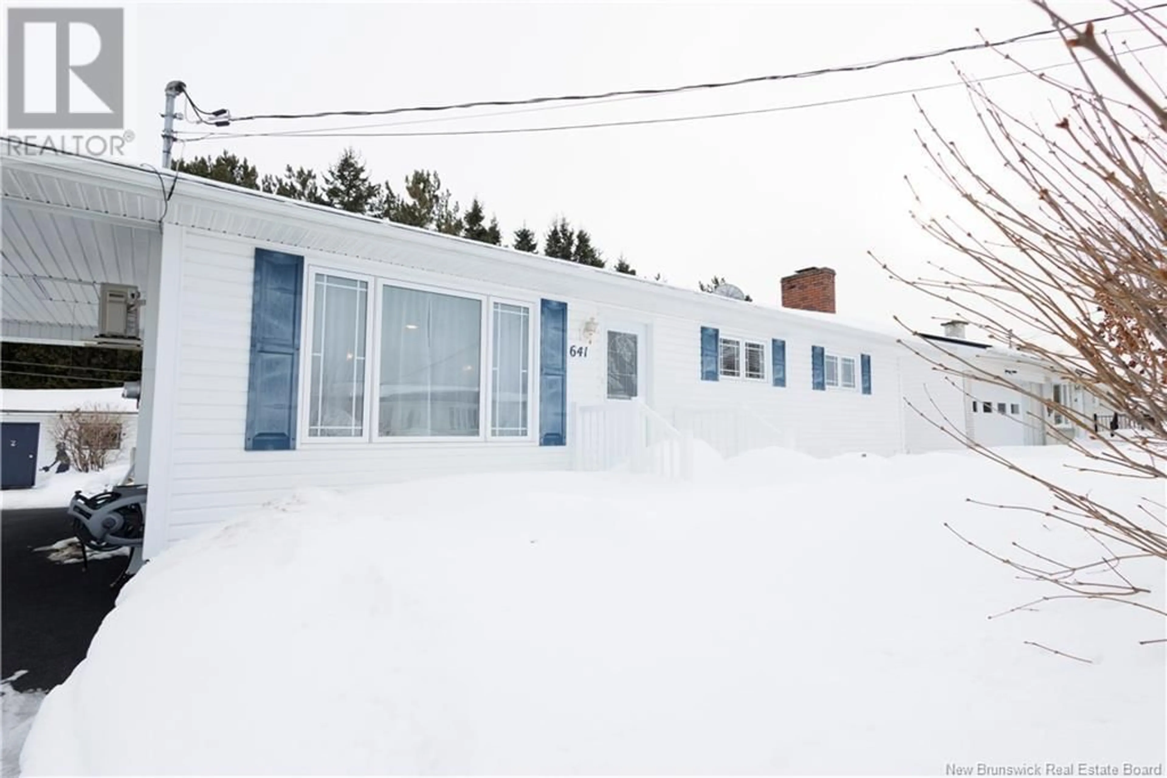 Patio, street for 641 2nd Avenue, Grand-Sault/Grand Falls New Brunswick E3Z1A3