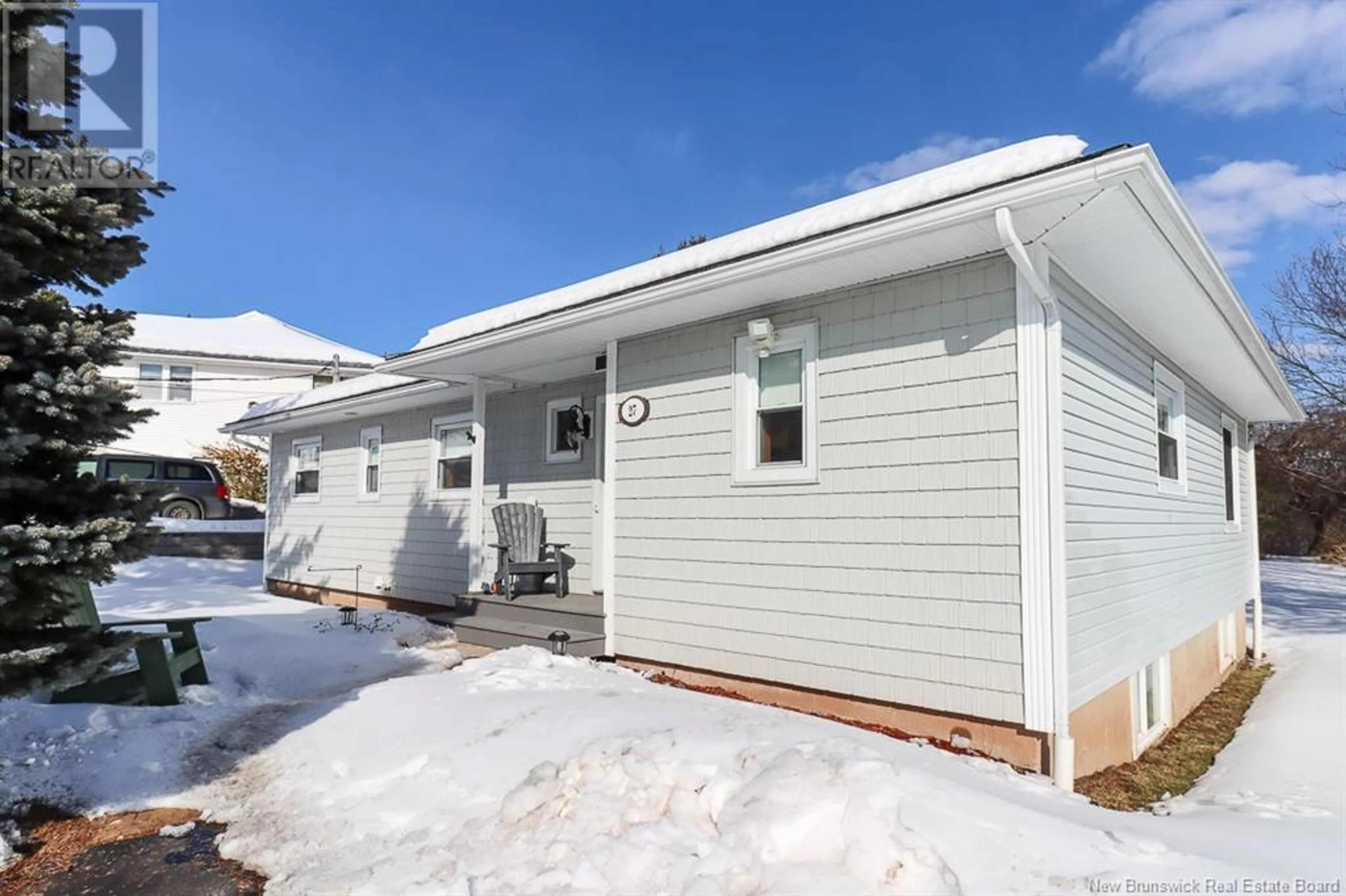 Home with vinyl exterior material, street for 27 MAXWELL DRIVE, Sussex New Brunswick E4E2E1