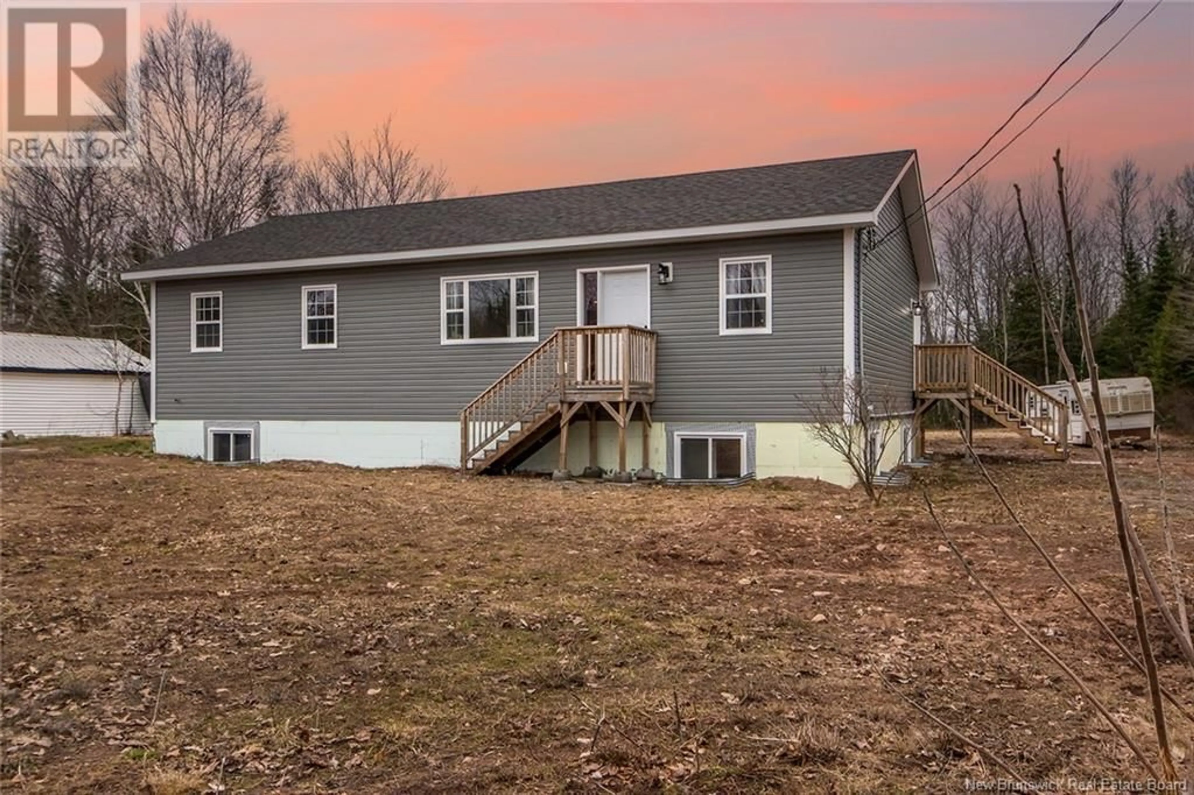 Home with vinyl exterior material, building for 282 BRIDGE STREET, Chipman New Brunswick E4A1S1