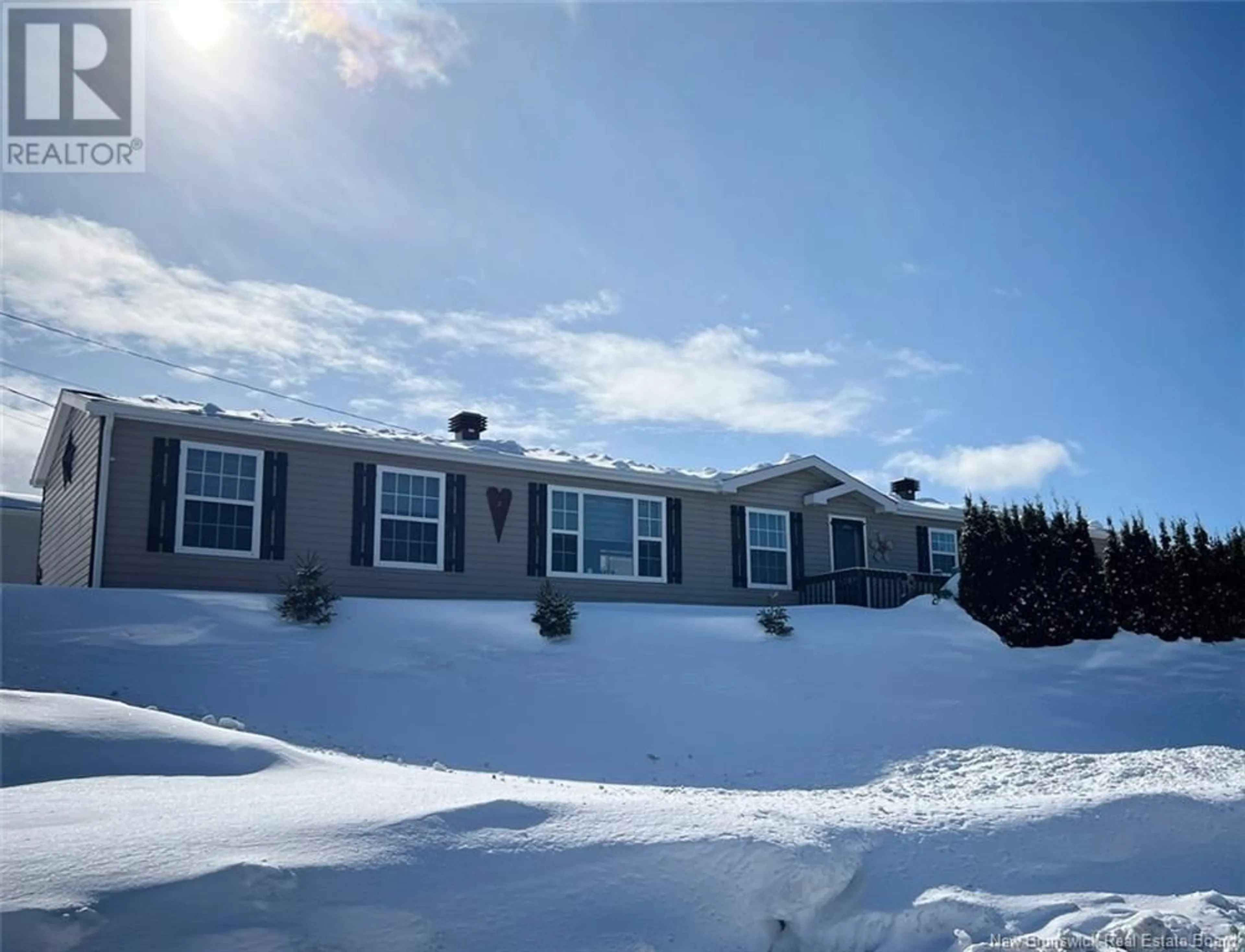 Home with vinyl exterior material, mountain view for 1 Frederick Street, Saint-Jacques New Brunswick E7B2Z4